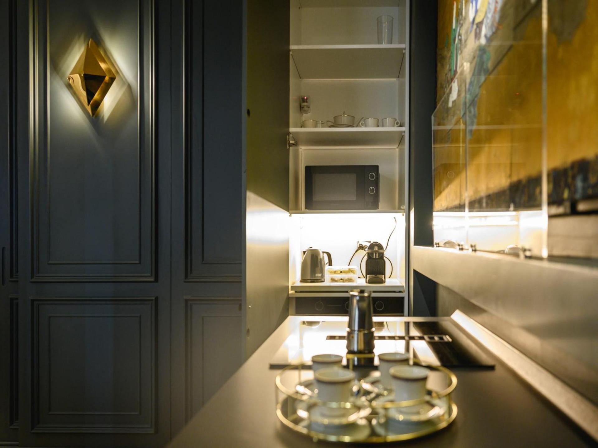 The Rent - Refined One-bedroom In The Historic Center *