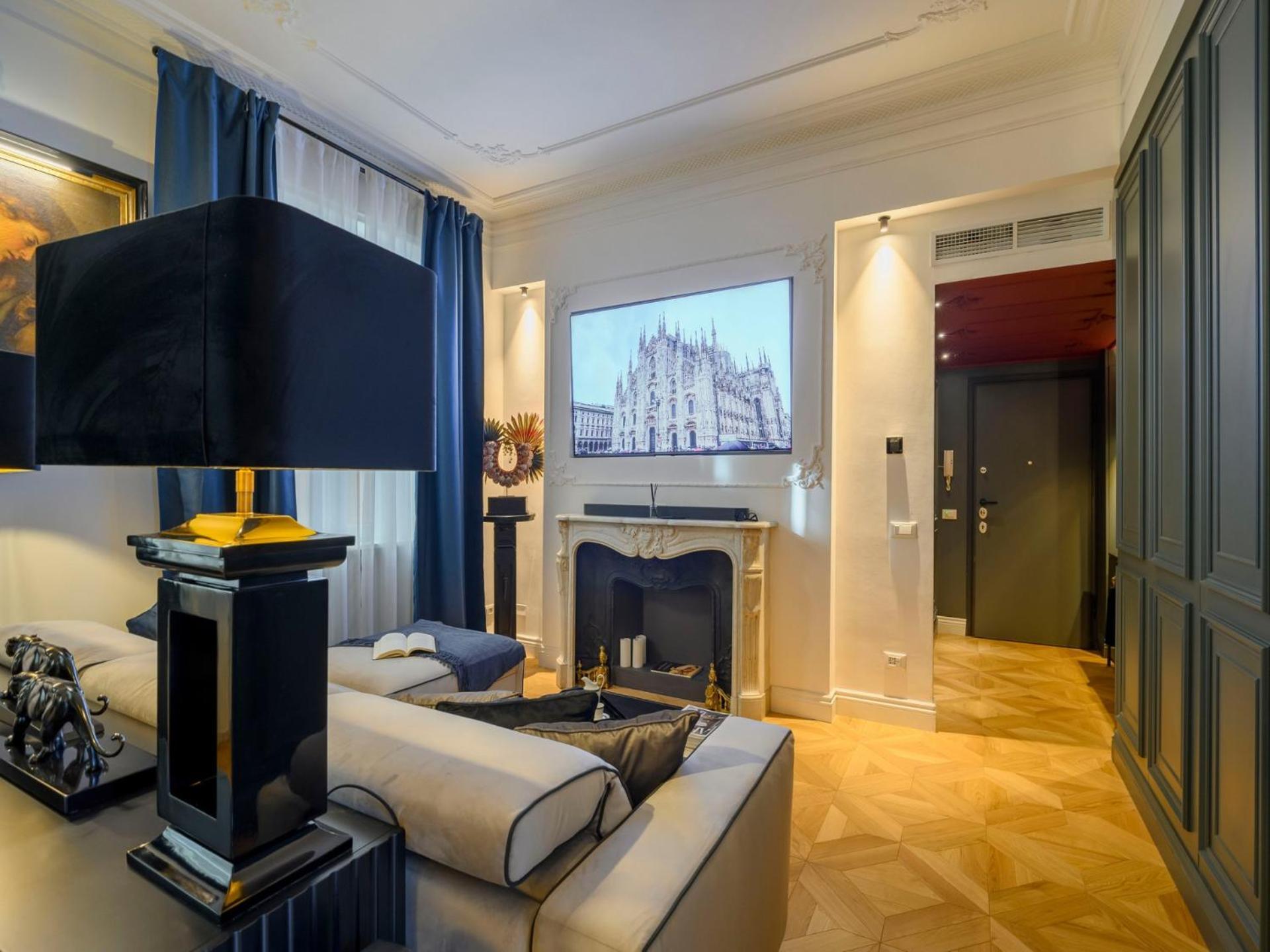 The Rent - Refined One-bedroom In The Historic Center Appartamento