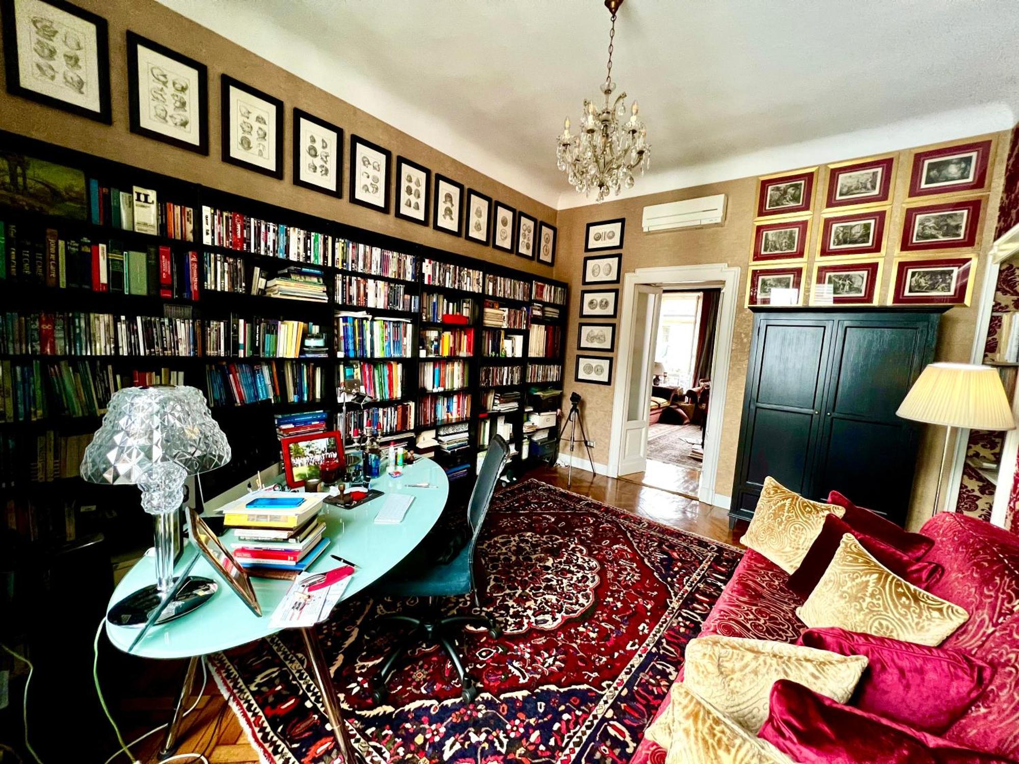 Bed & Breakfast Luxury In Art Nouveau Building Next To Metro Station *