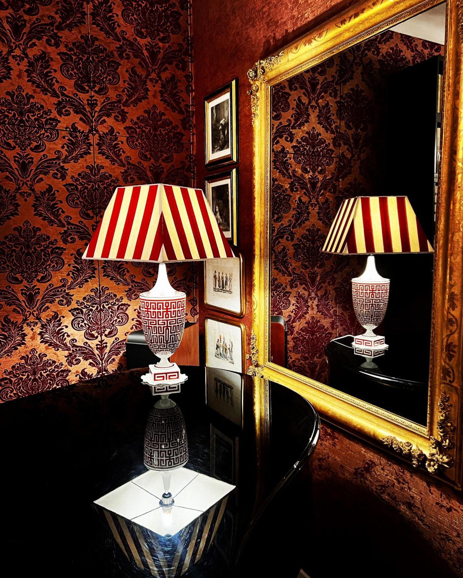 Luxury In Art Nouveau Building Next To Metro Station * Milano