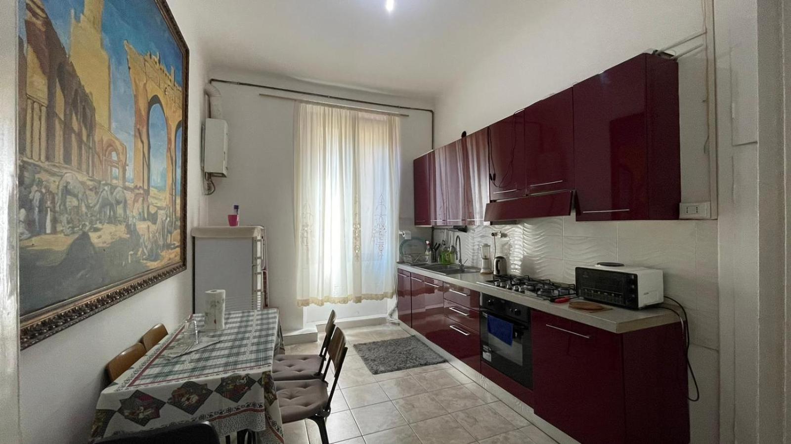 Apartment House In The Center-casa Nel Centro Della Citta *