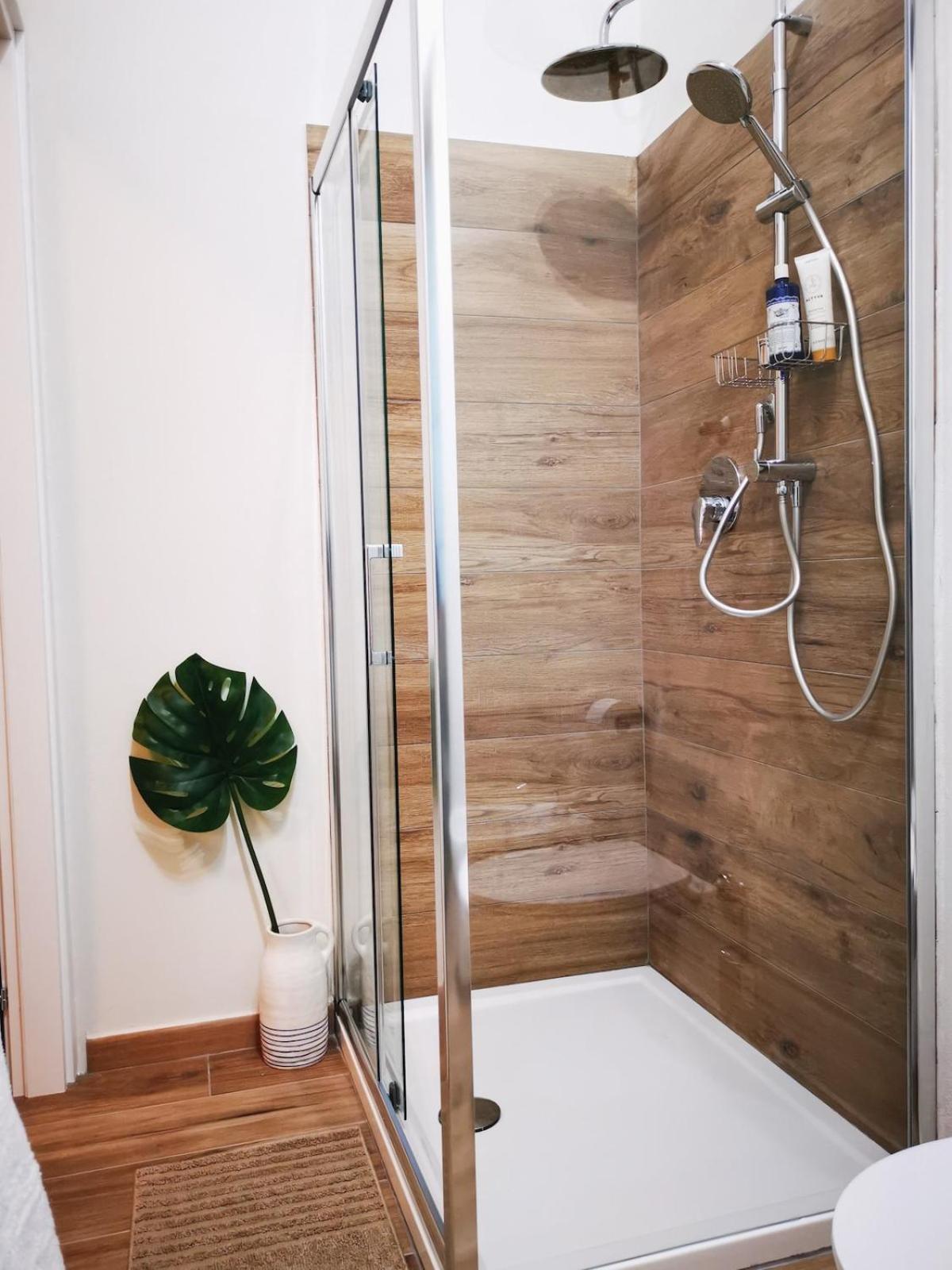 Apartment Cozy 50 Meters From The Metro