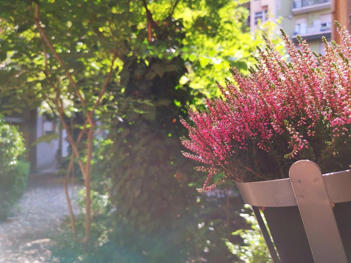 Cozy 50 Meters From The Metro *