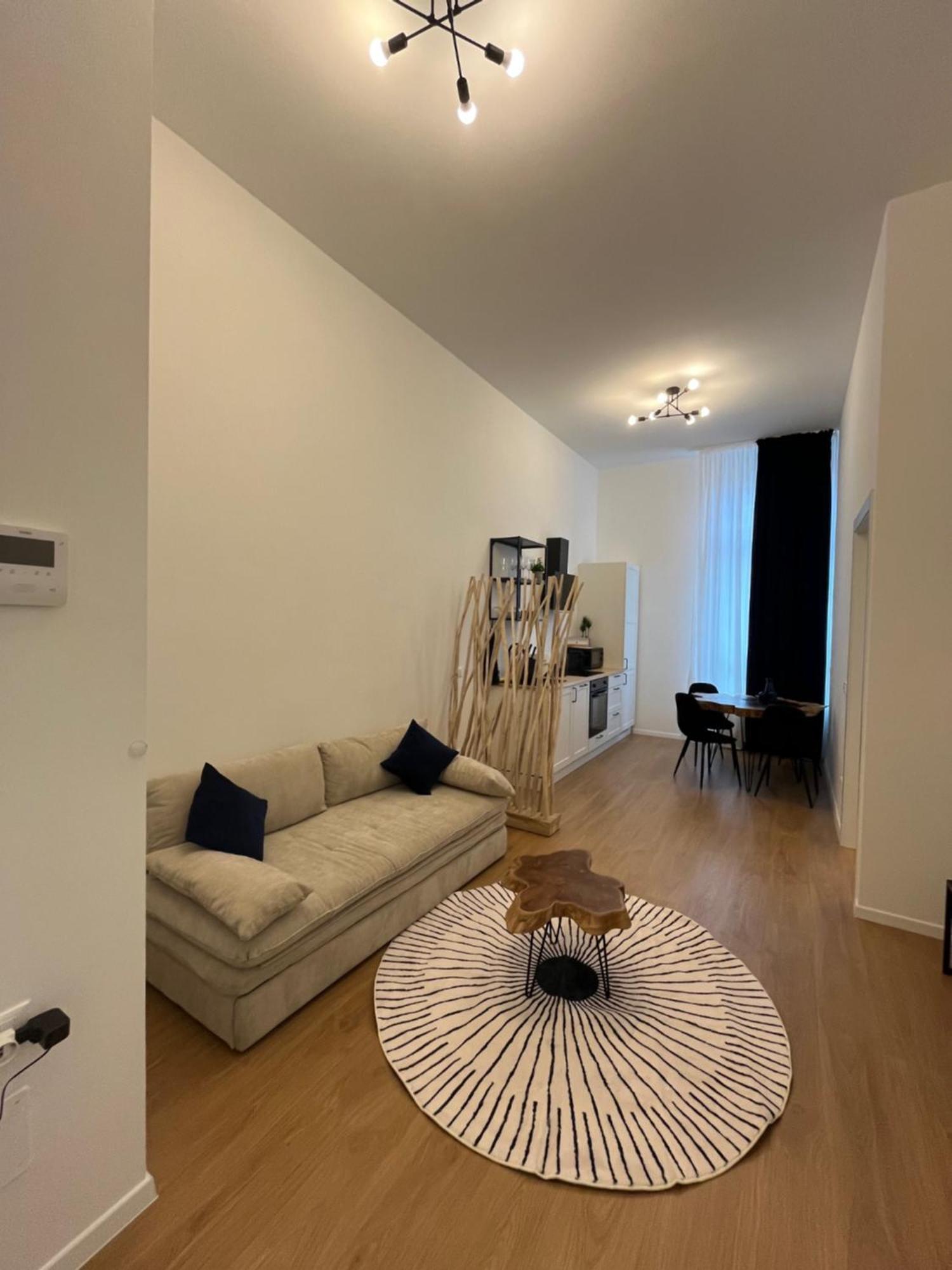 Loft A002 Solo Tower - Sforza 13 *