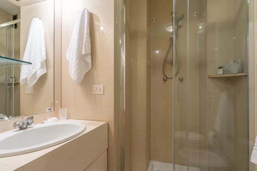 Two-room San Babila Apartment