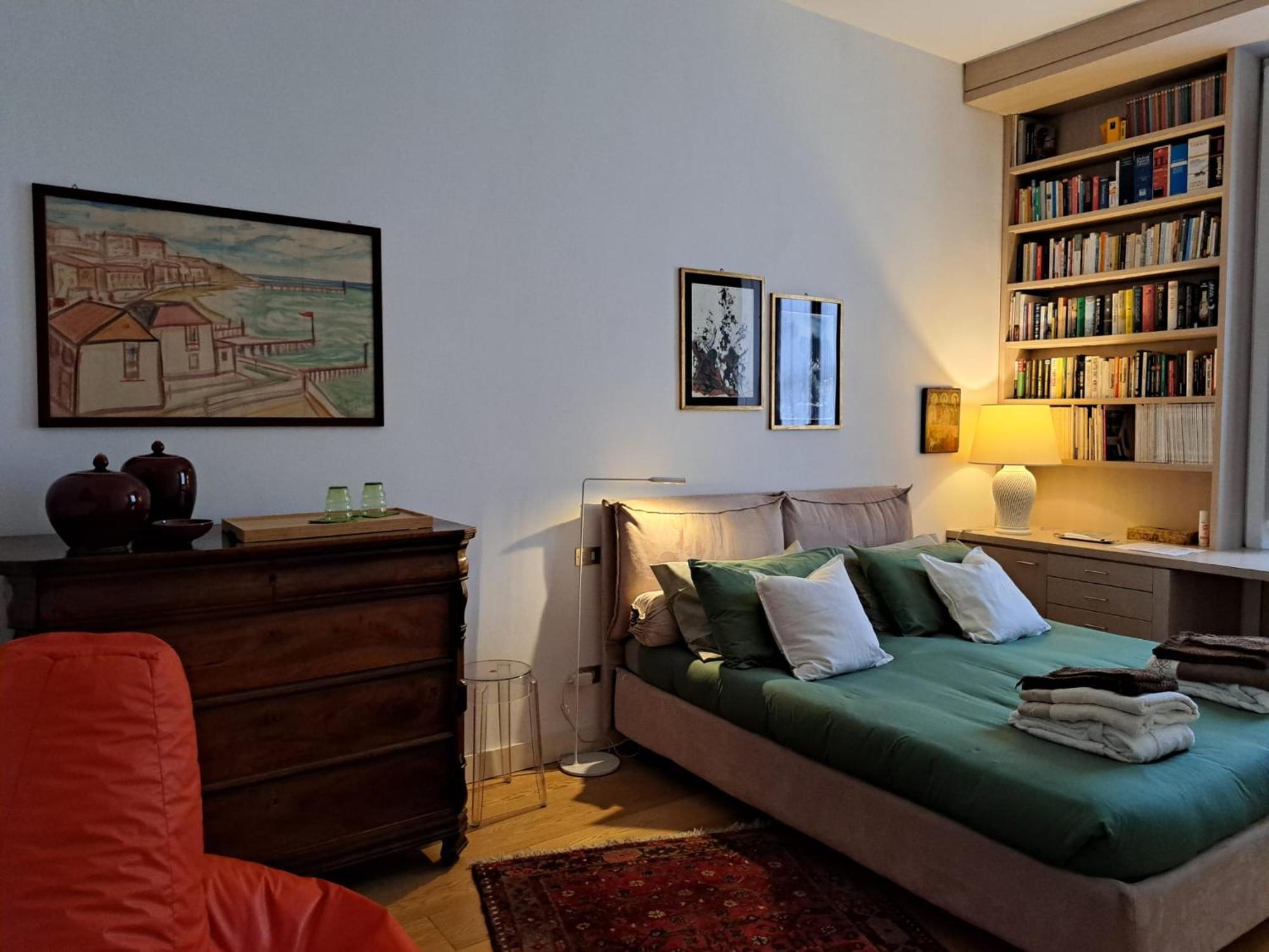 Casa Mari - Free Secure Parking, Breakfast, Private Bathroom, Wifi, Garden, Aircon, 3 Min Walk To Metro And Train Station * Mailand
