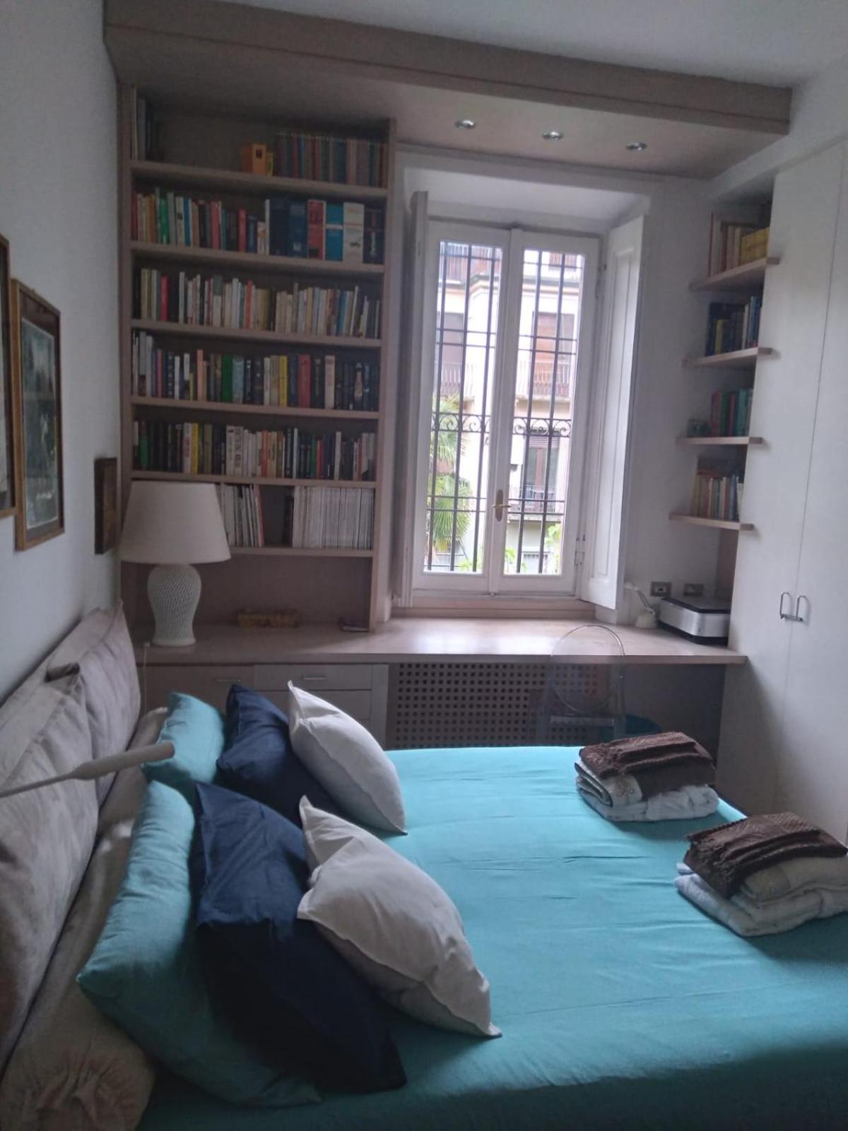 Casa Mari - Free Secure Parking, Breakfast, Private Bathroom, Wifi, Garden, Aircon, 3 Min Walk To Metro And Train Station Frühstückspension