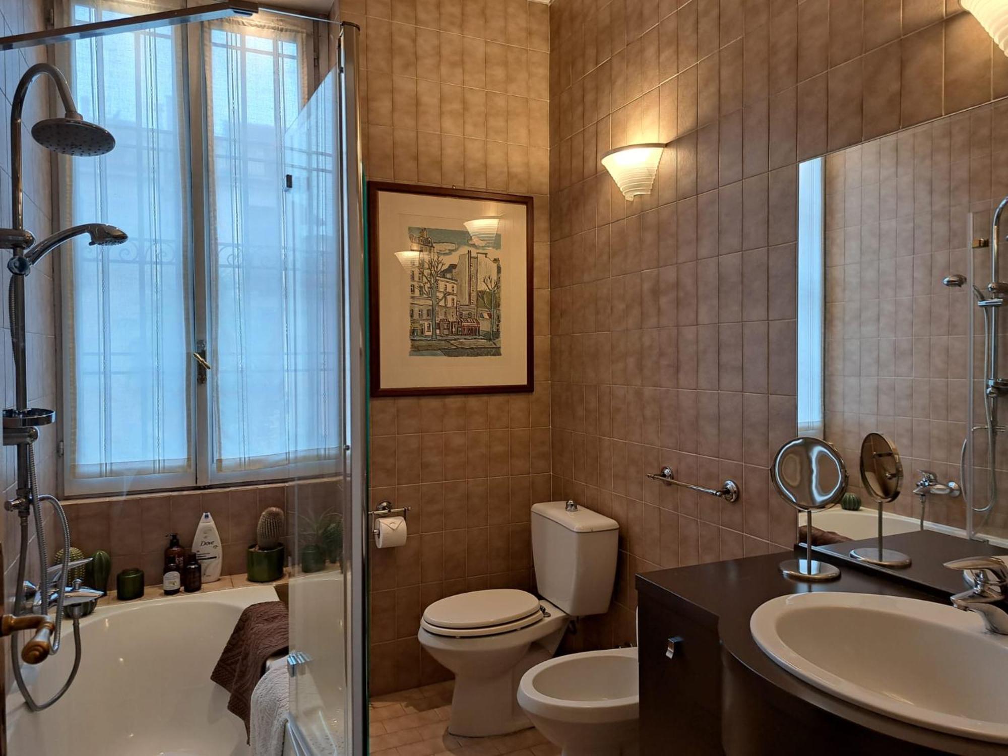 Frühstückspension Casa Mari - Free Secure Parking, Breakfast, Private Bathroom, Wifi, Garden, Aircon, 3 Min Walk To Metro And Train Station *