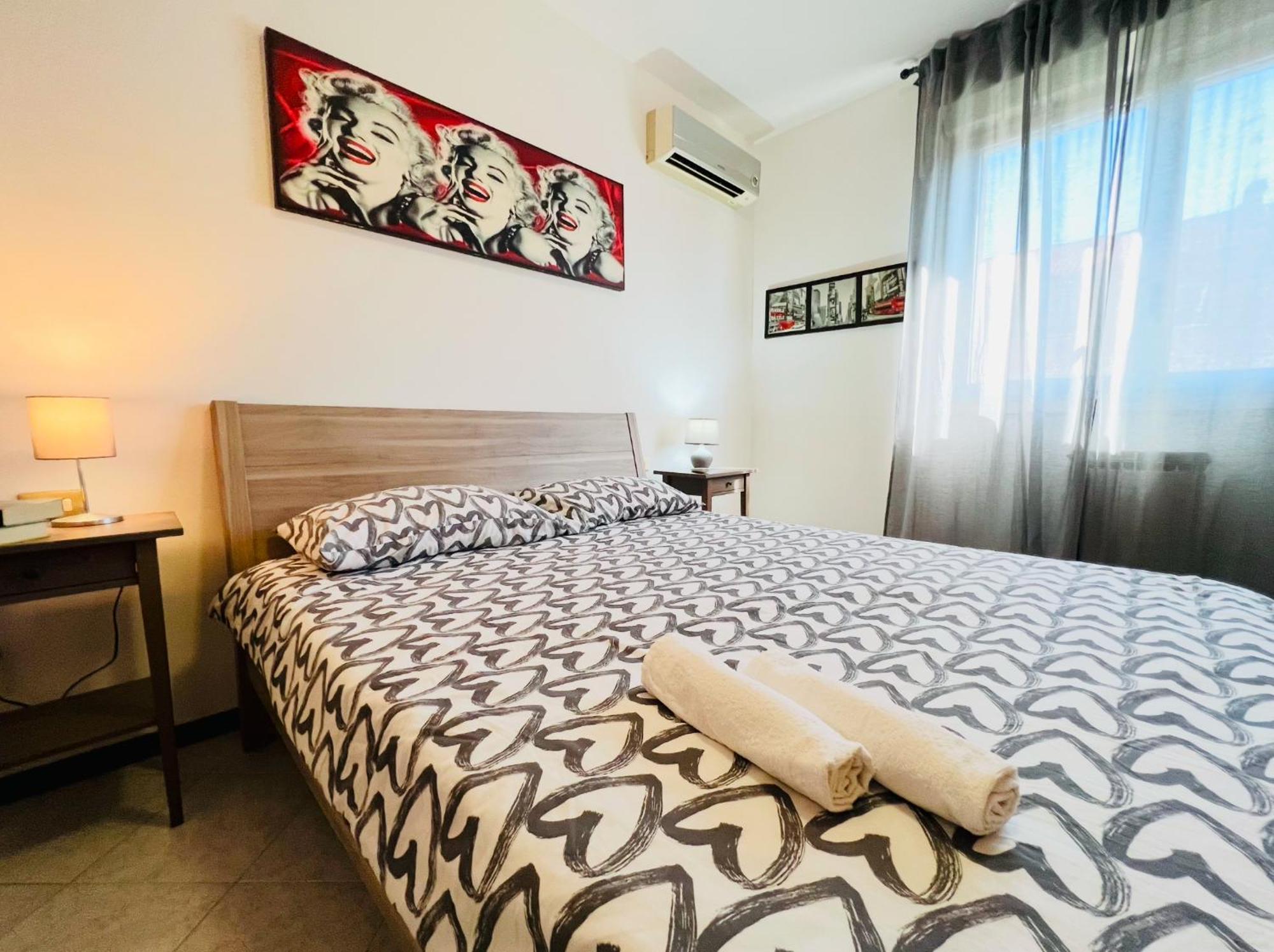 Big In Navigli District With 2 Balcony And Parking Leilighet