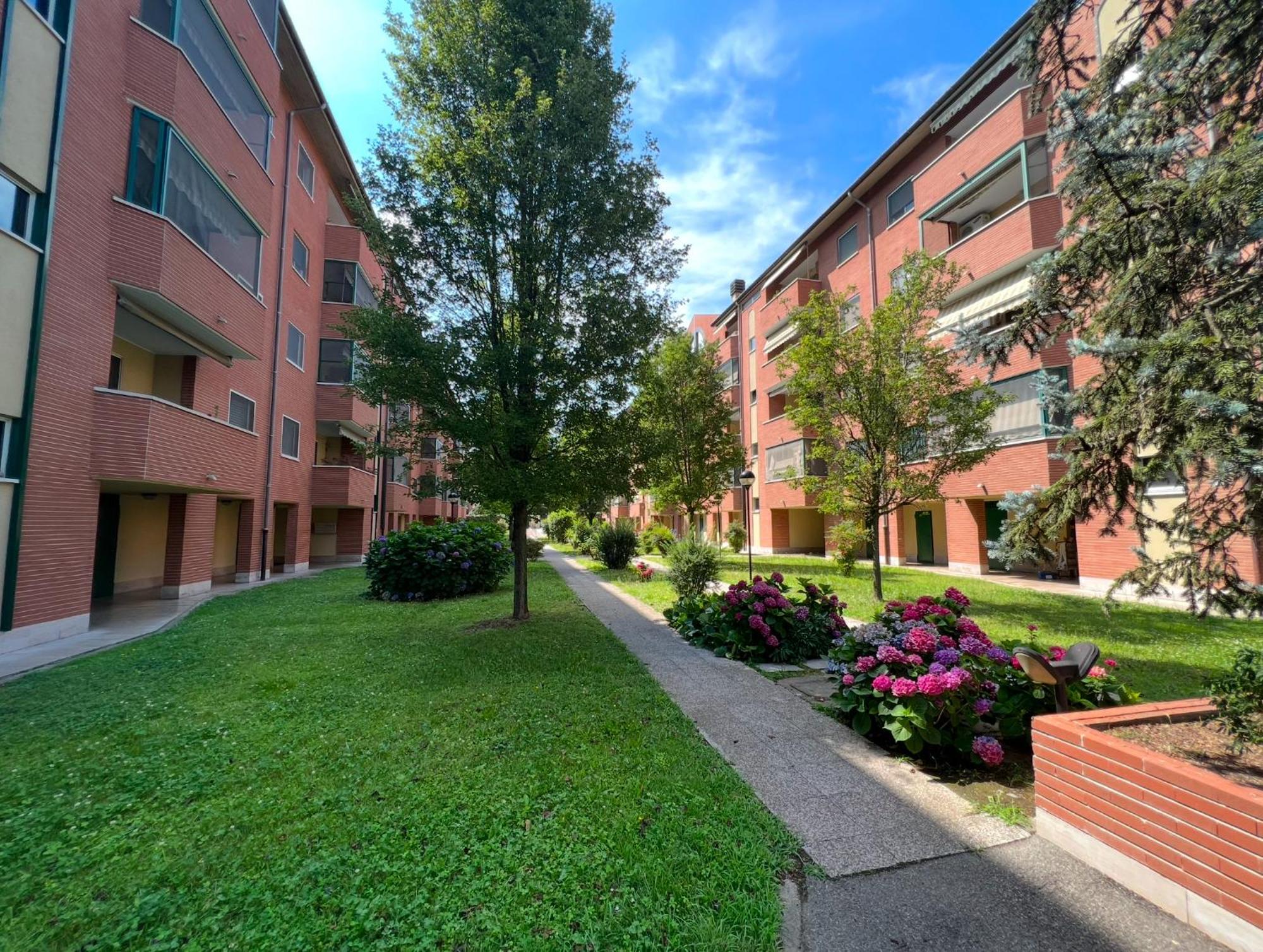 Leilighet Big In Navigli District With 2 Balcony And Parking