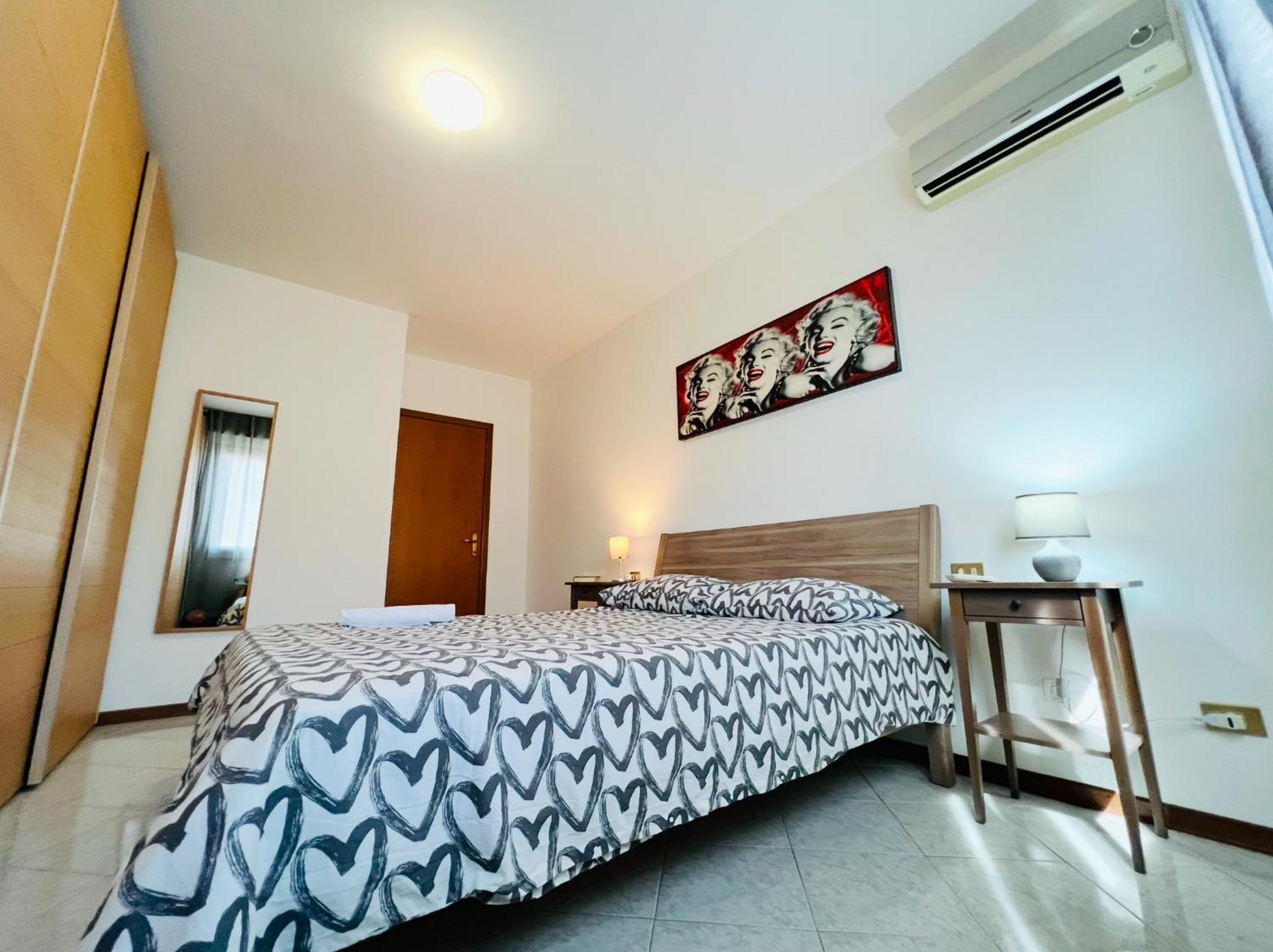 Leilighet Big In Navigli District With 2 Balcony And Parking *