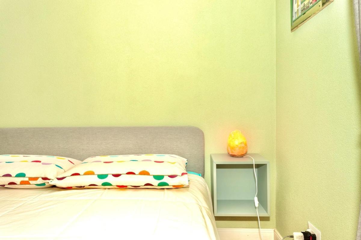 Cozy One-bedroom In Appartamento