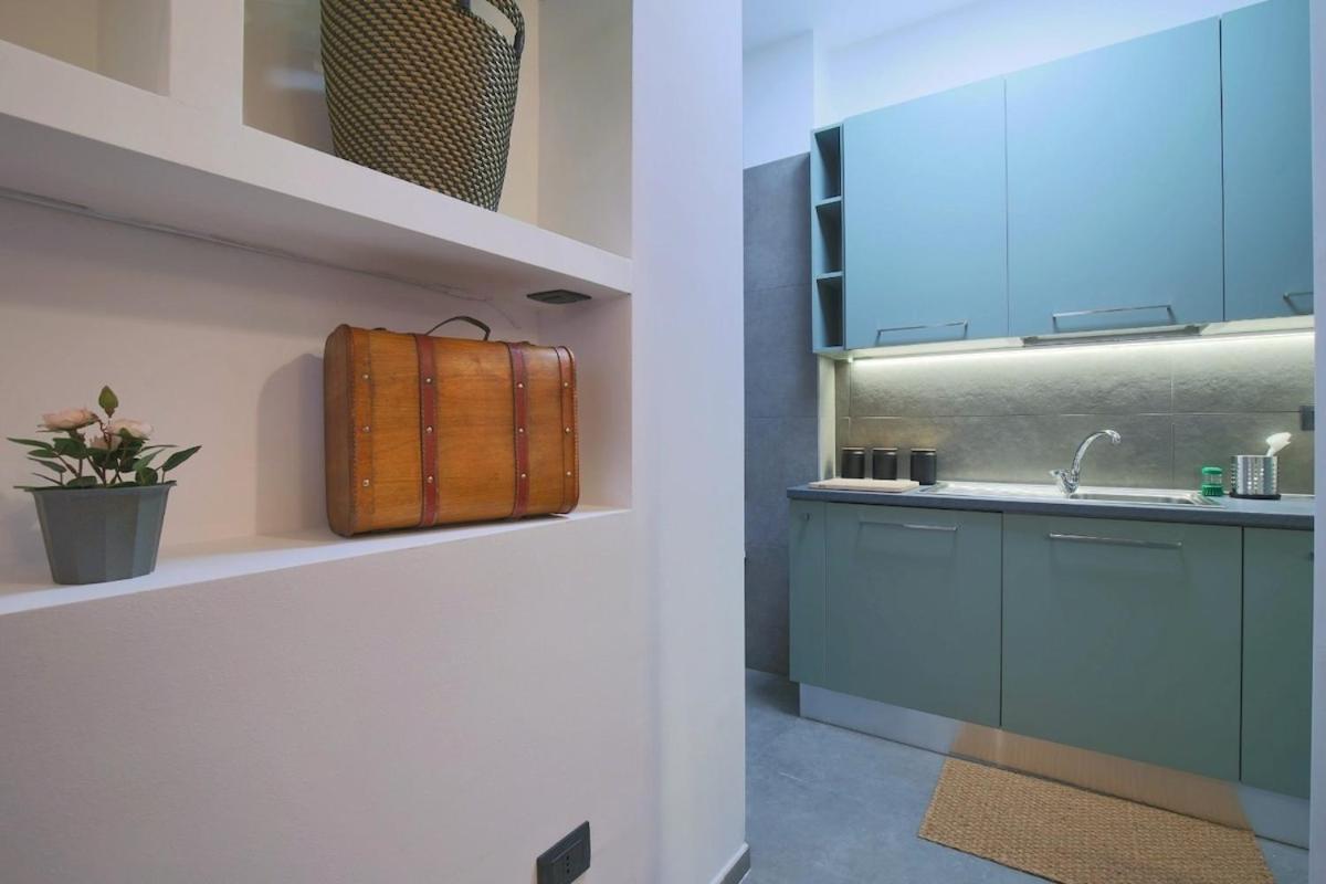 Wide & Bright 2 Bedroom Flat 50m From M4 Station Milano