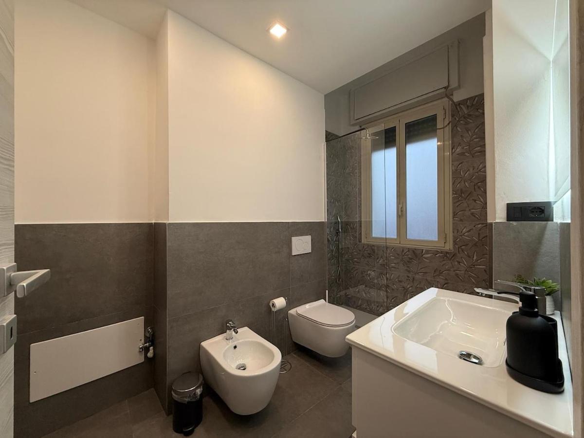 Appartamento Wide & Bright 2 Bedroom Flat 50m From M4 Station Milano