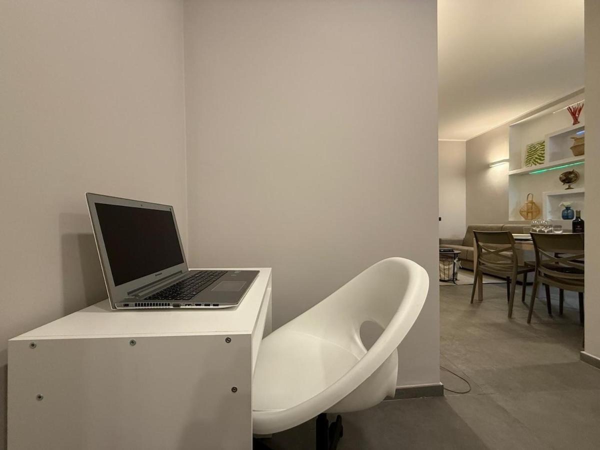 Wide & Bright 2 Bedroom Flat 50m From M4 Station Appartamento