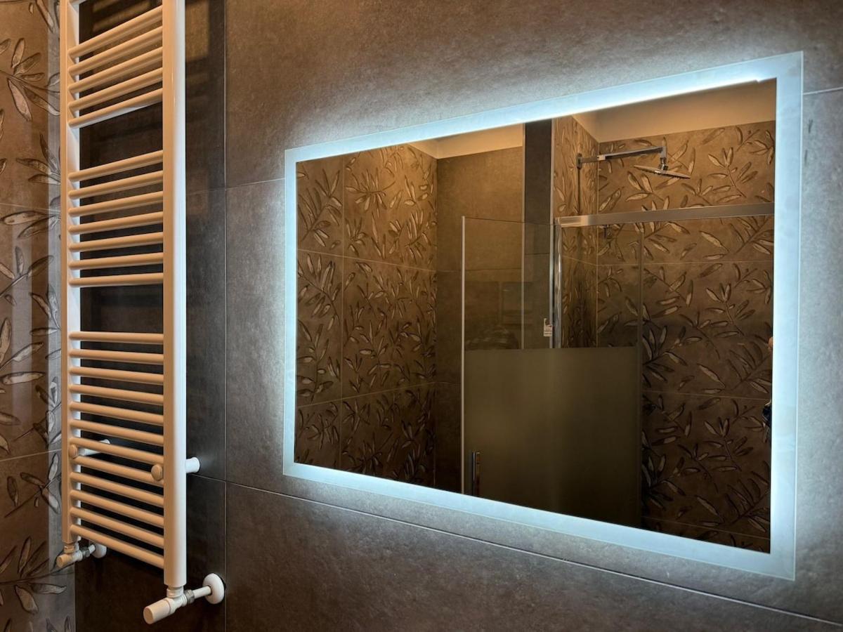 Wide & Bright 2 Bedroom Flat 50m From M4 Station Appartamento *