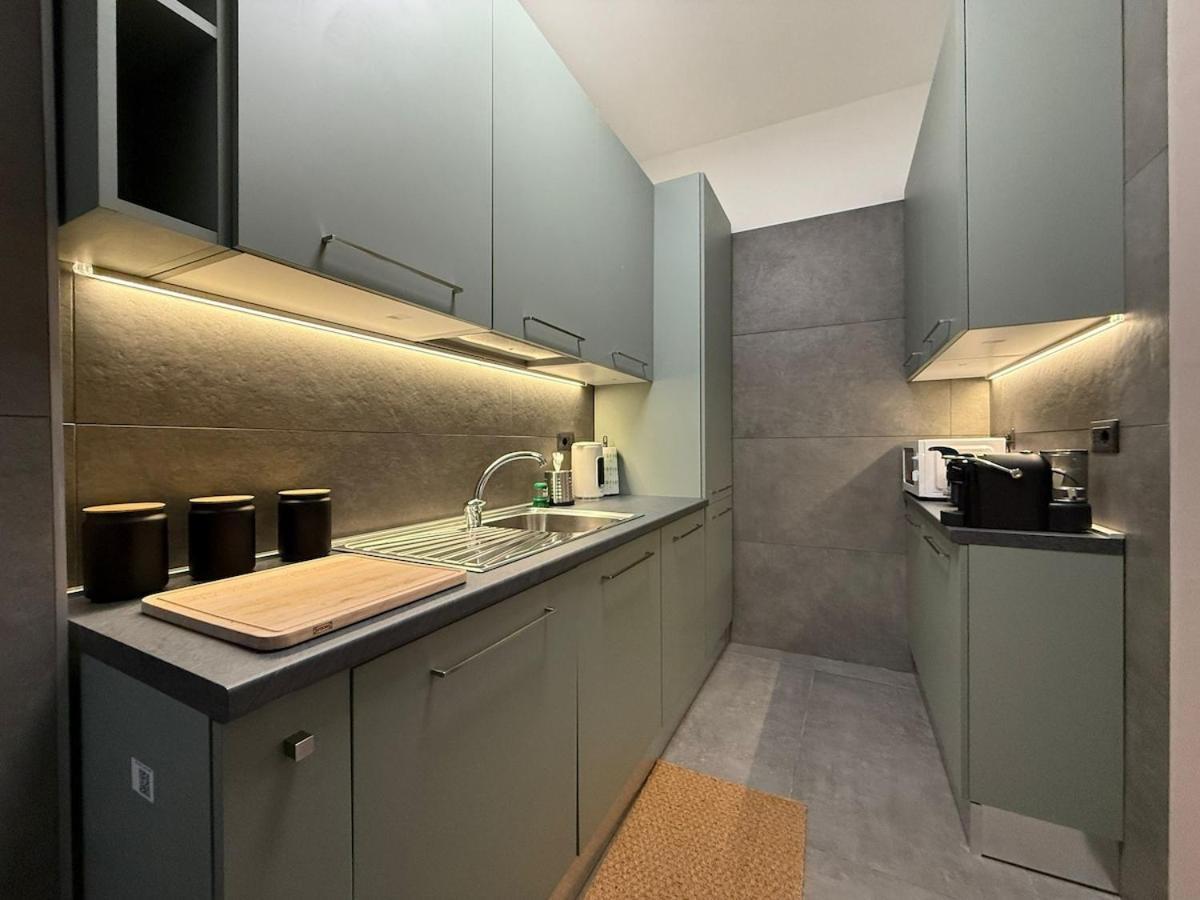 Appartamento Wide & Bright 2 Bedroom Flat 50m From M4 Station Milano