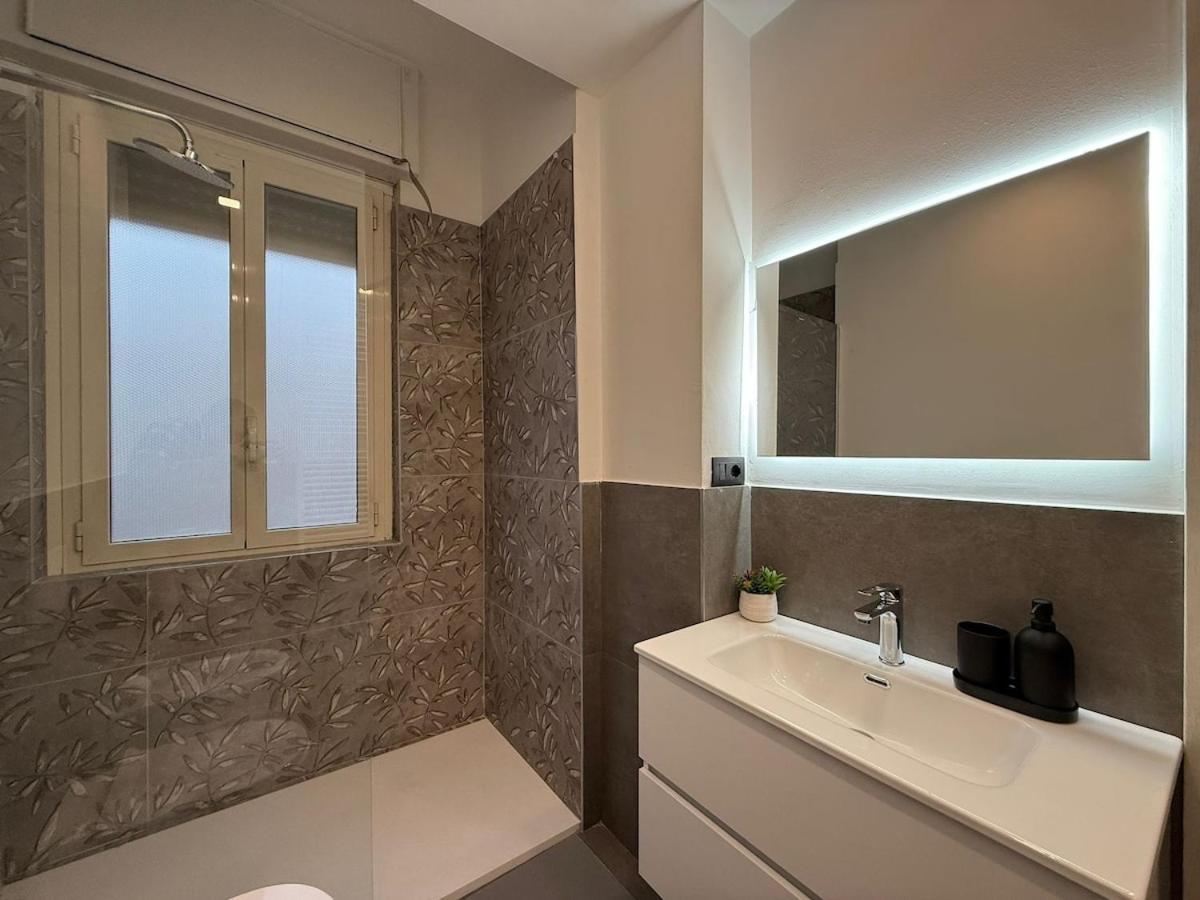 Wide & Bright 2 Bedroom Flat 50m From M4 Station Milano