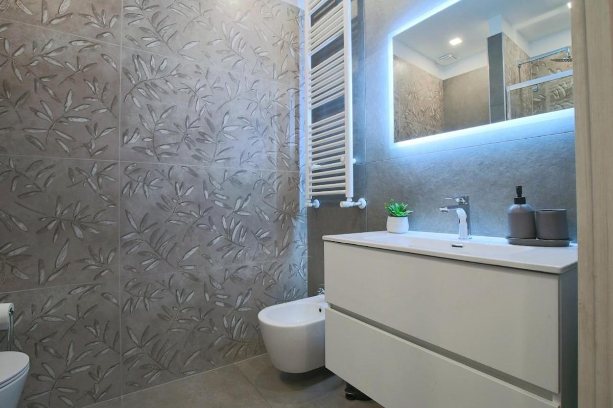 Appartamento Wide & Bright 2 Bedroom Flat 50m From M4 Station *