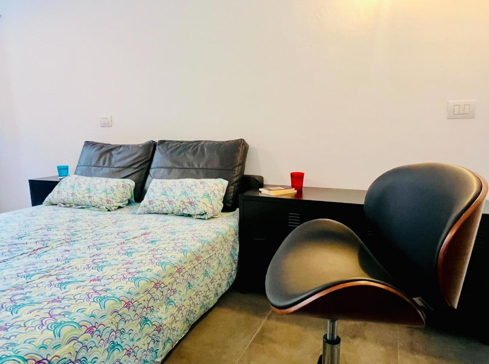 3 In Navigli Center Close To The Metro With Parking * Milano