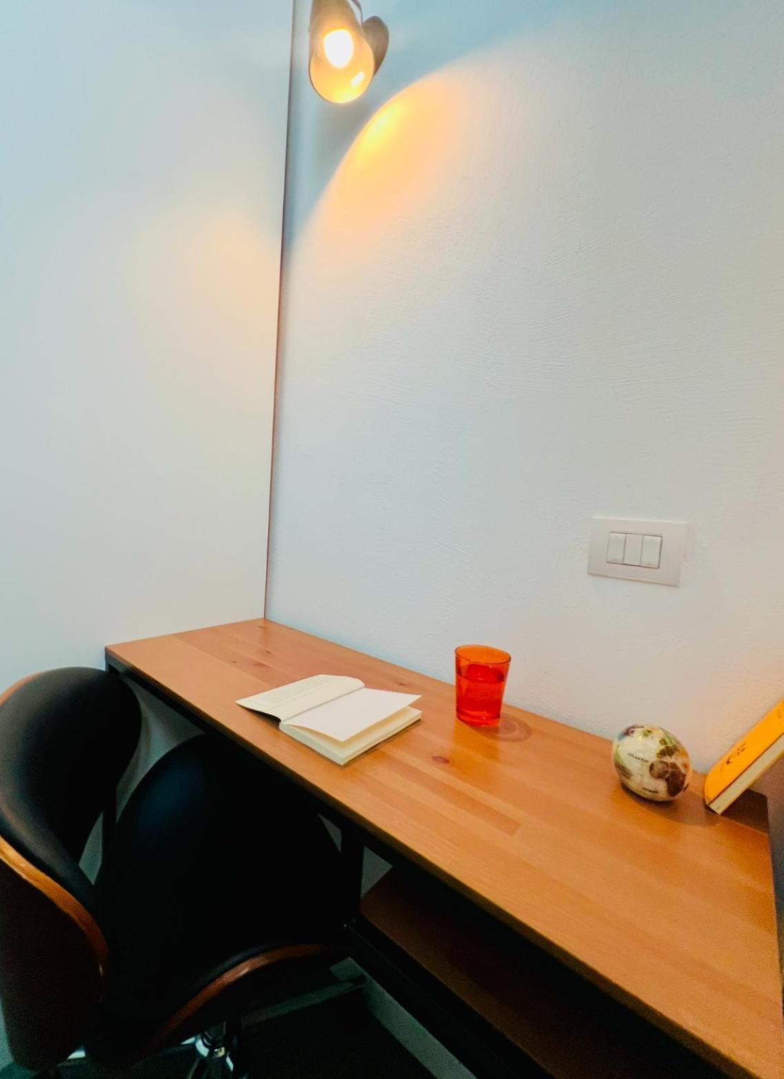 3 In Navigli Center Close To The Metro With Parking Appartamento