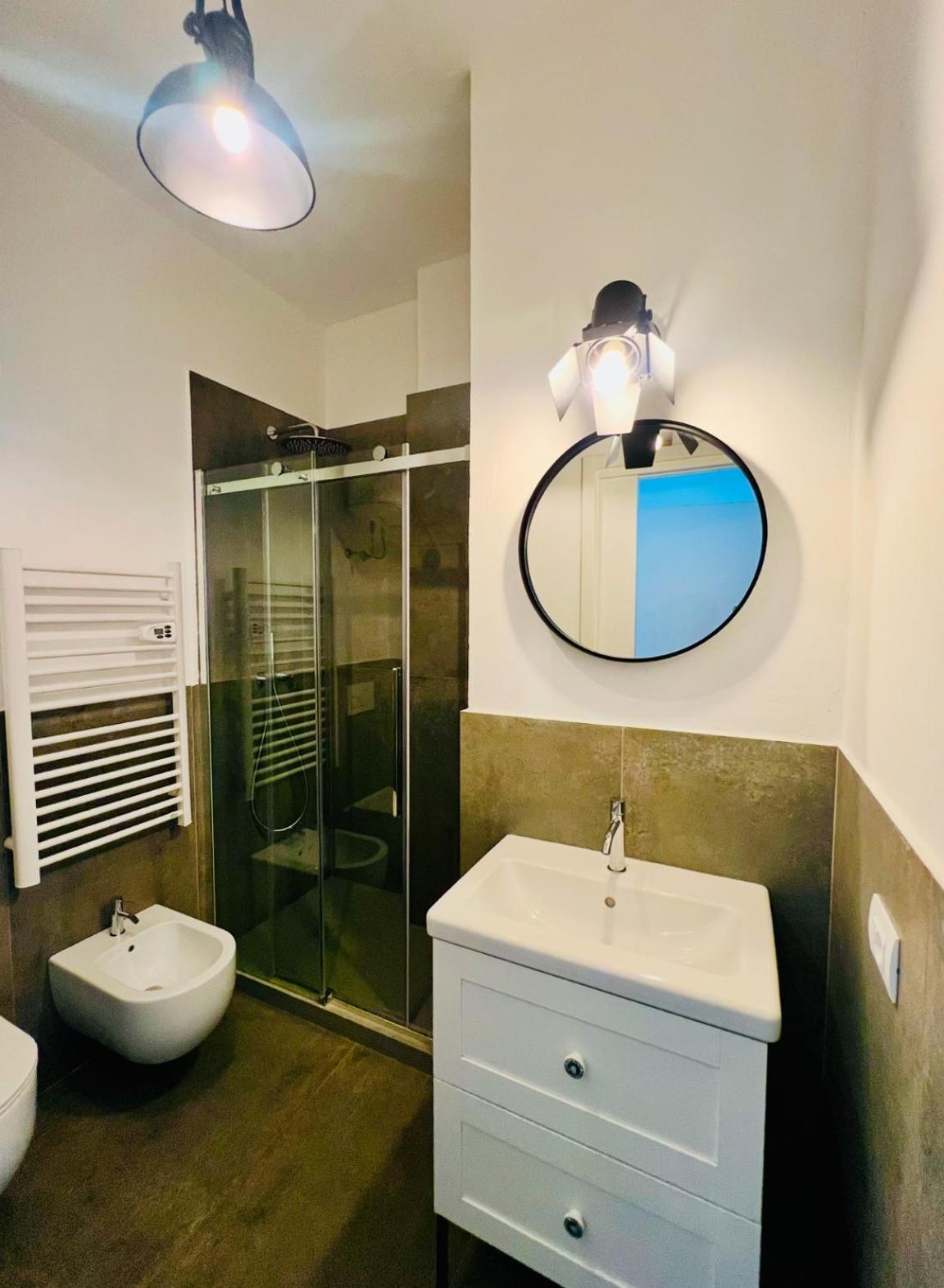 3 In Navigli Center Close To The Metro With Parking Apartment Mailand