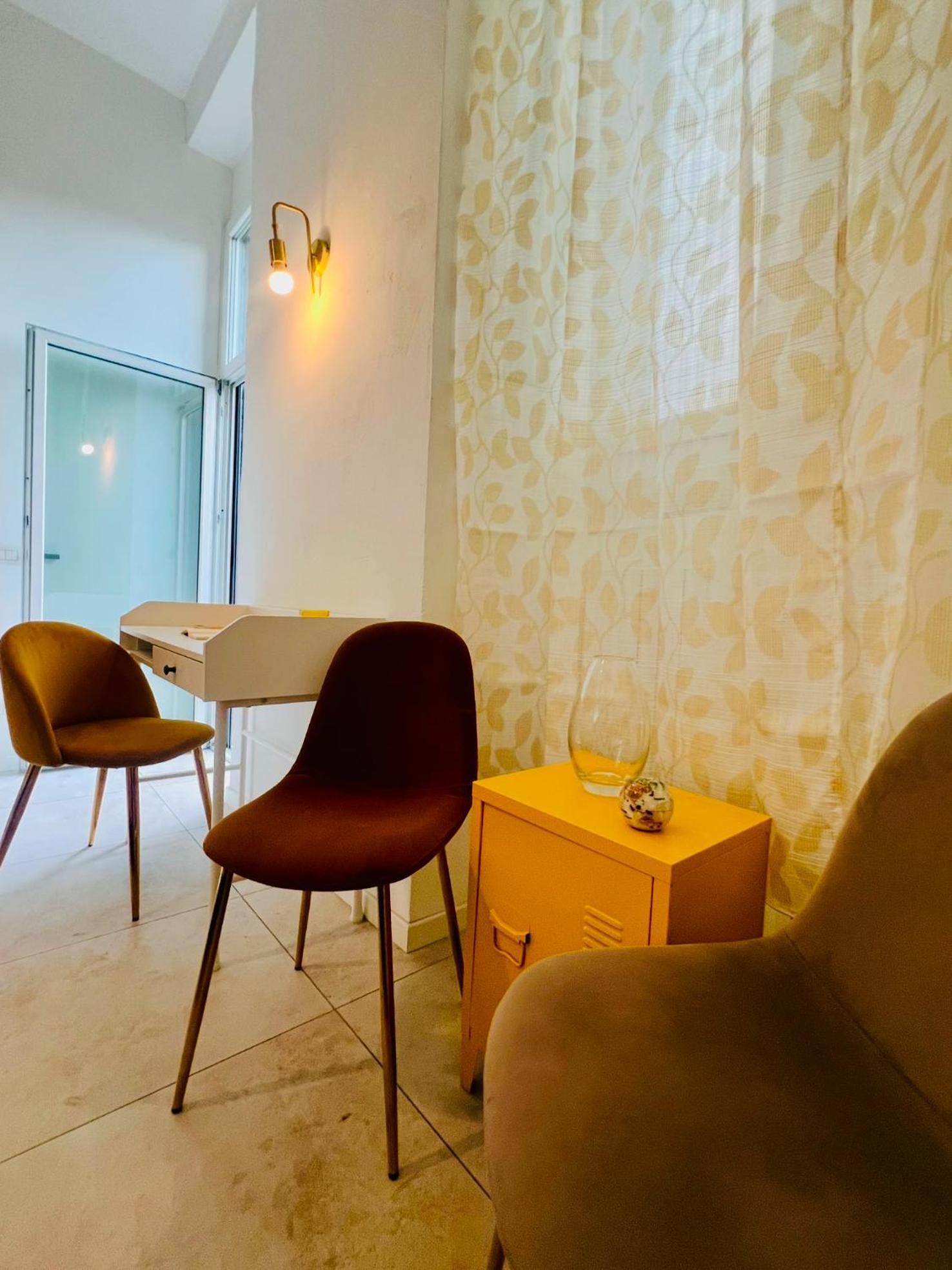3 In Navigli Center Close To The Metro With Parking * Mailand