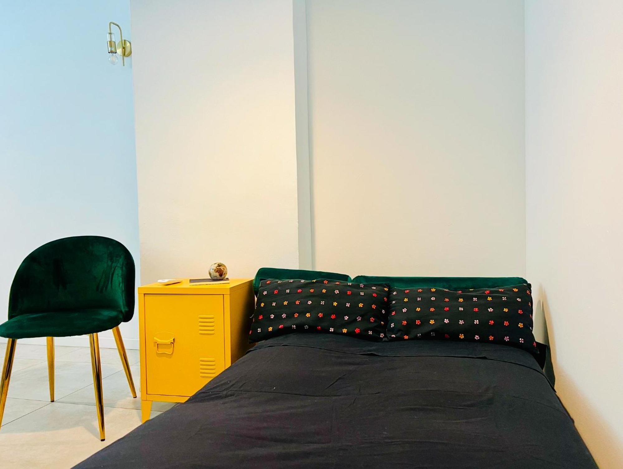 3 In Navigli Center Close To The Metro With Parking Appartamento *