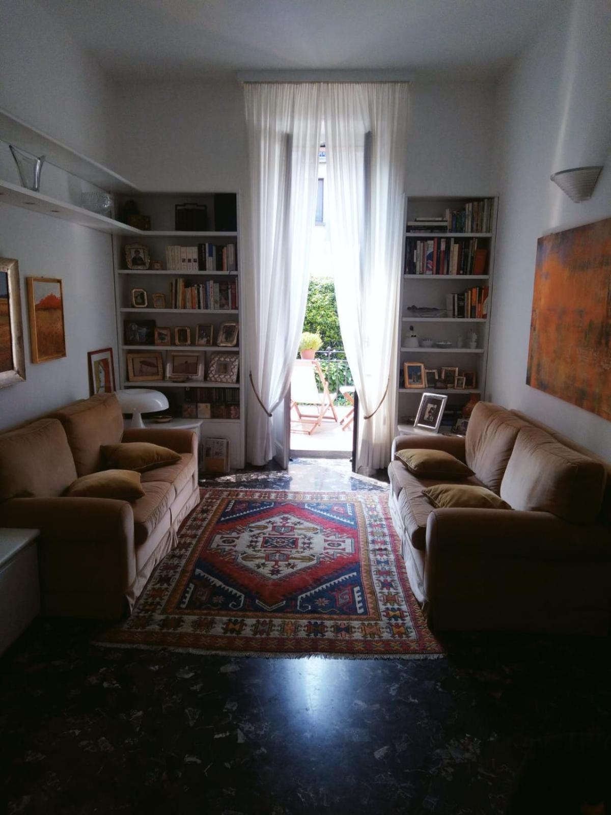 Frühstückspension Casa Mari - Free Secure Parking, Breakfast, Private Bathroom, Wifi, Garden, Aircon, 3 Min Walk To Metro And Train Station