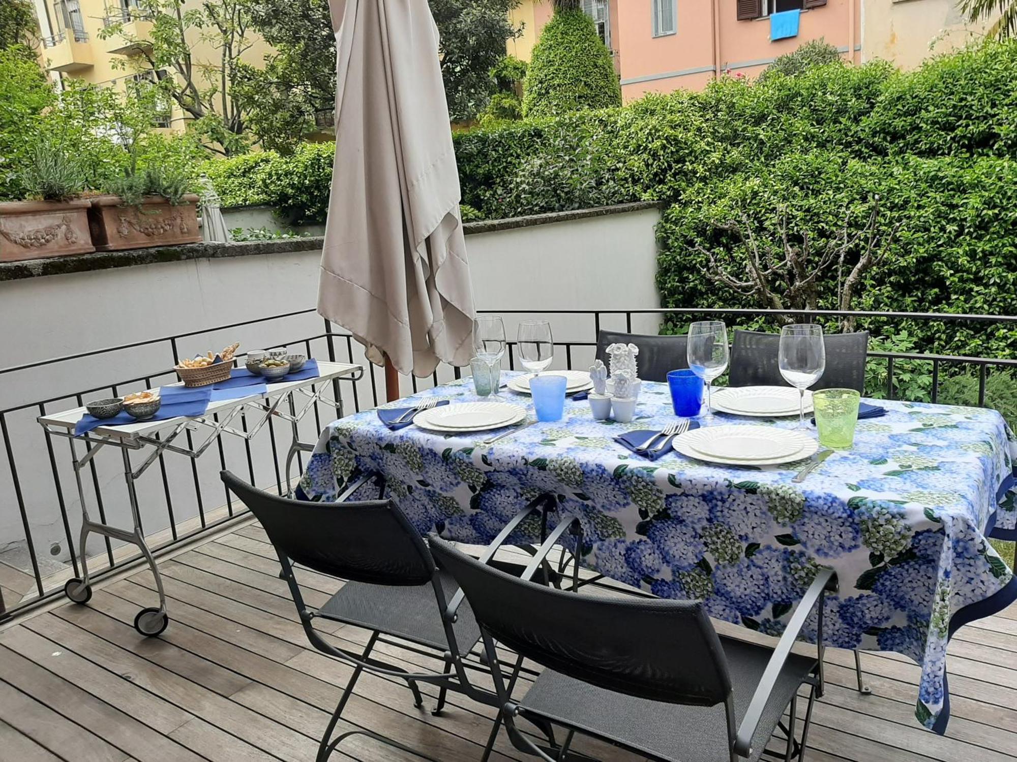 Casa Mari - Free Secure Parking, Breakfast, Private Bathroom, Wifi, Garden, Aircon, 3 Min Walk To Metro And Train Station