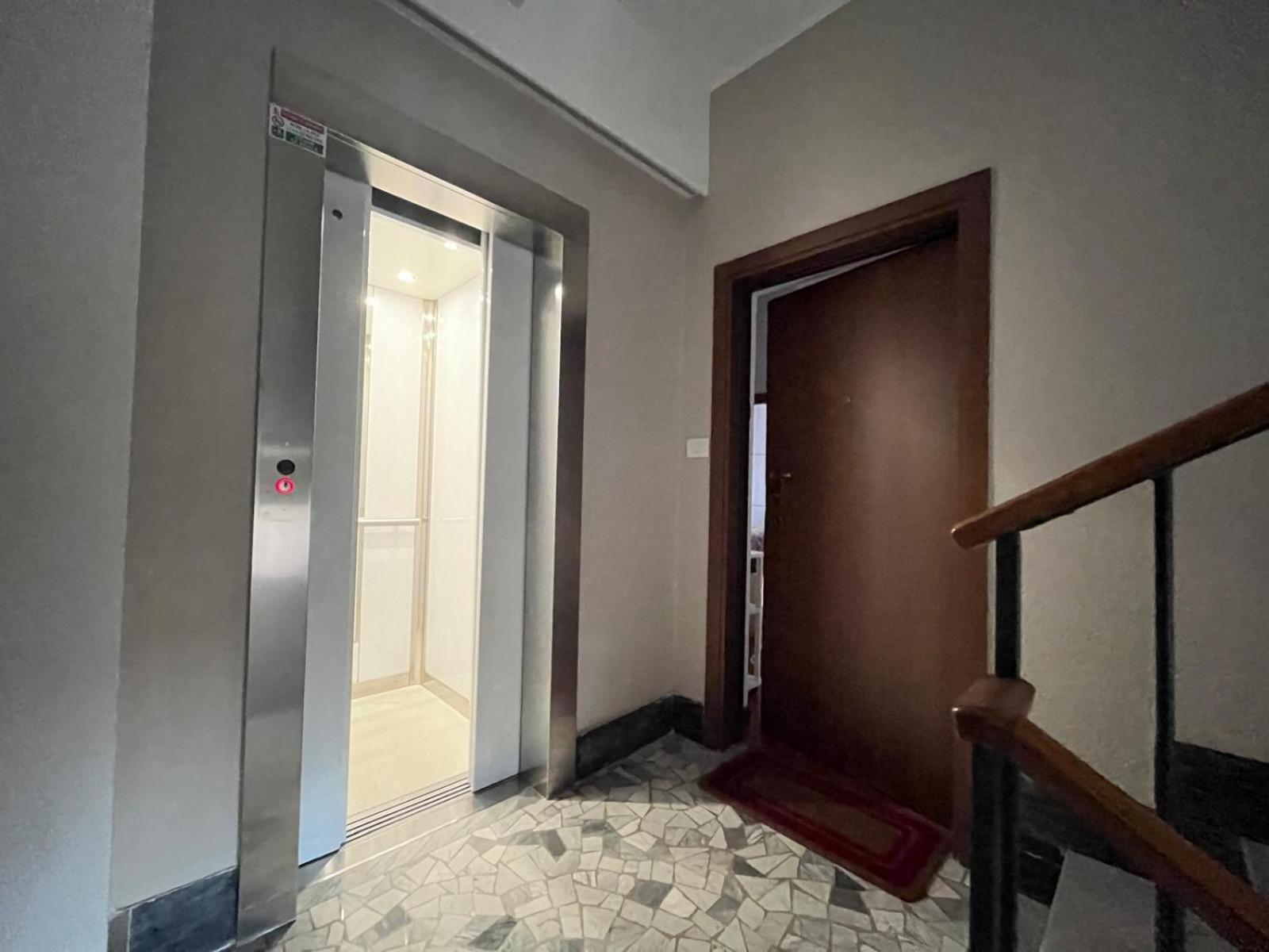 View Metro M1, San Siro, Servizi Premium *