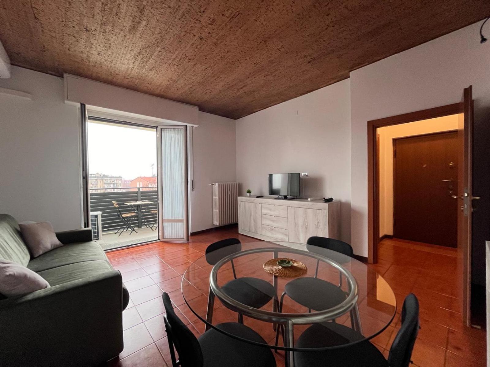 View Metro M1, San Siro, Servizi Premium * Milano