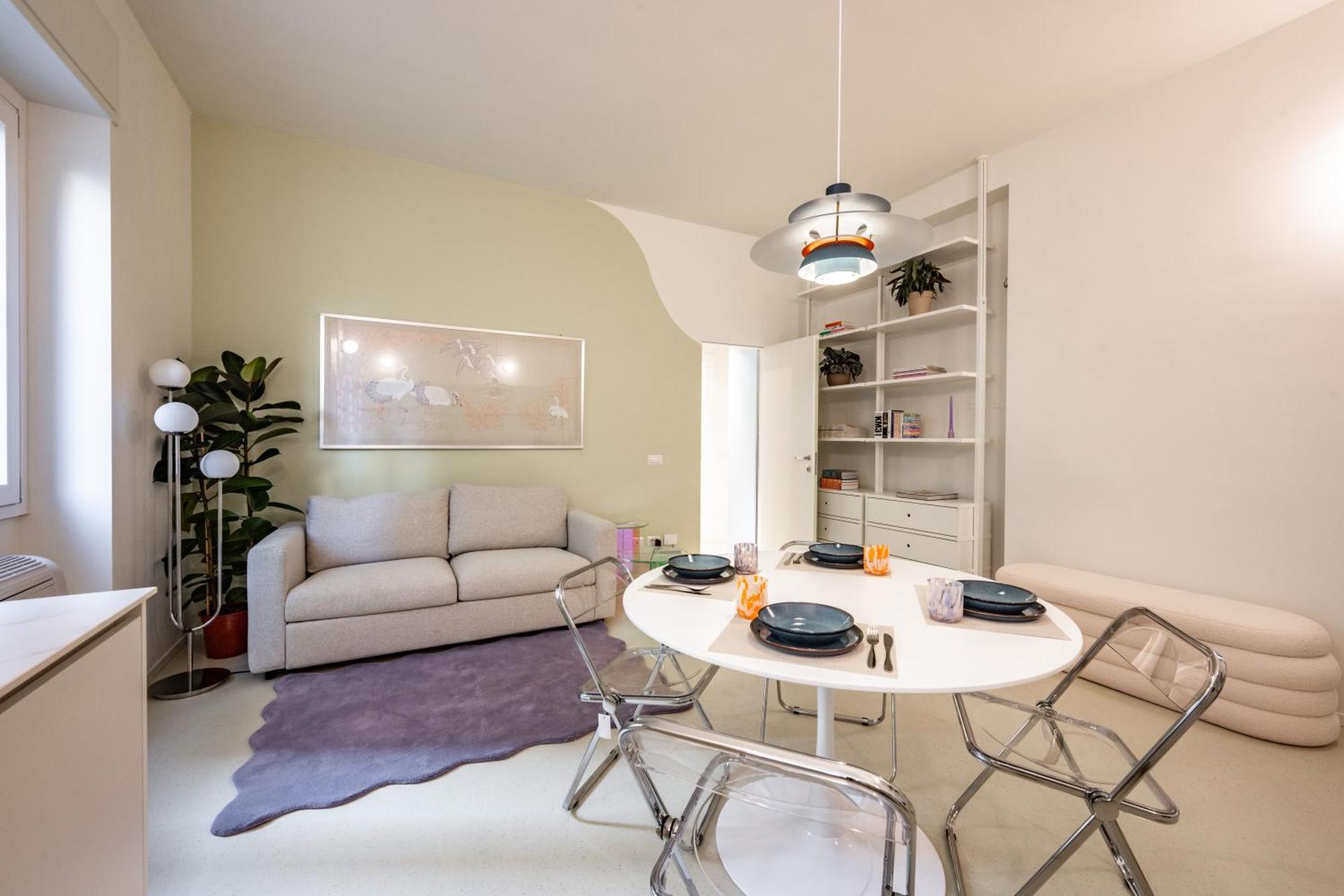 Apartment Design And Silence - Wide Renovated 2 Stops Form