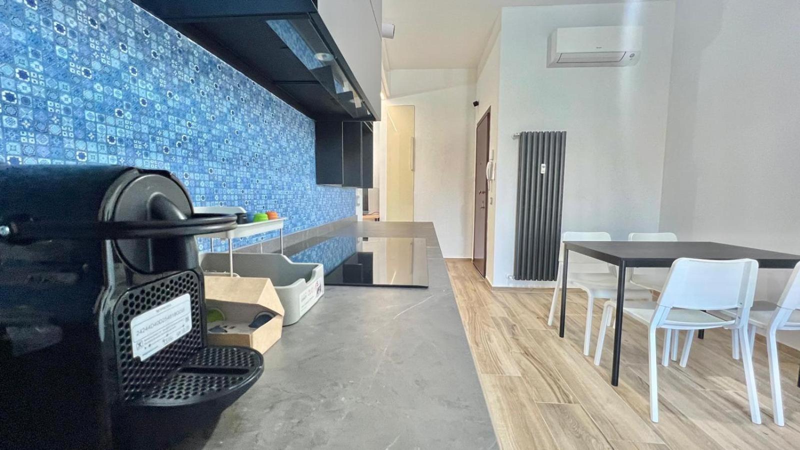 Torelli Home, Moderno E Confortevole, Nel Cuore Della Citta Di Milano, Con Balcone Vista Porta Garibaldi Appartamento