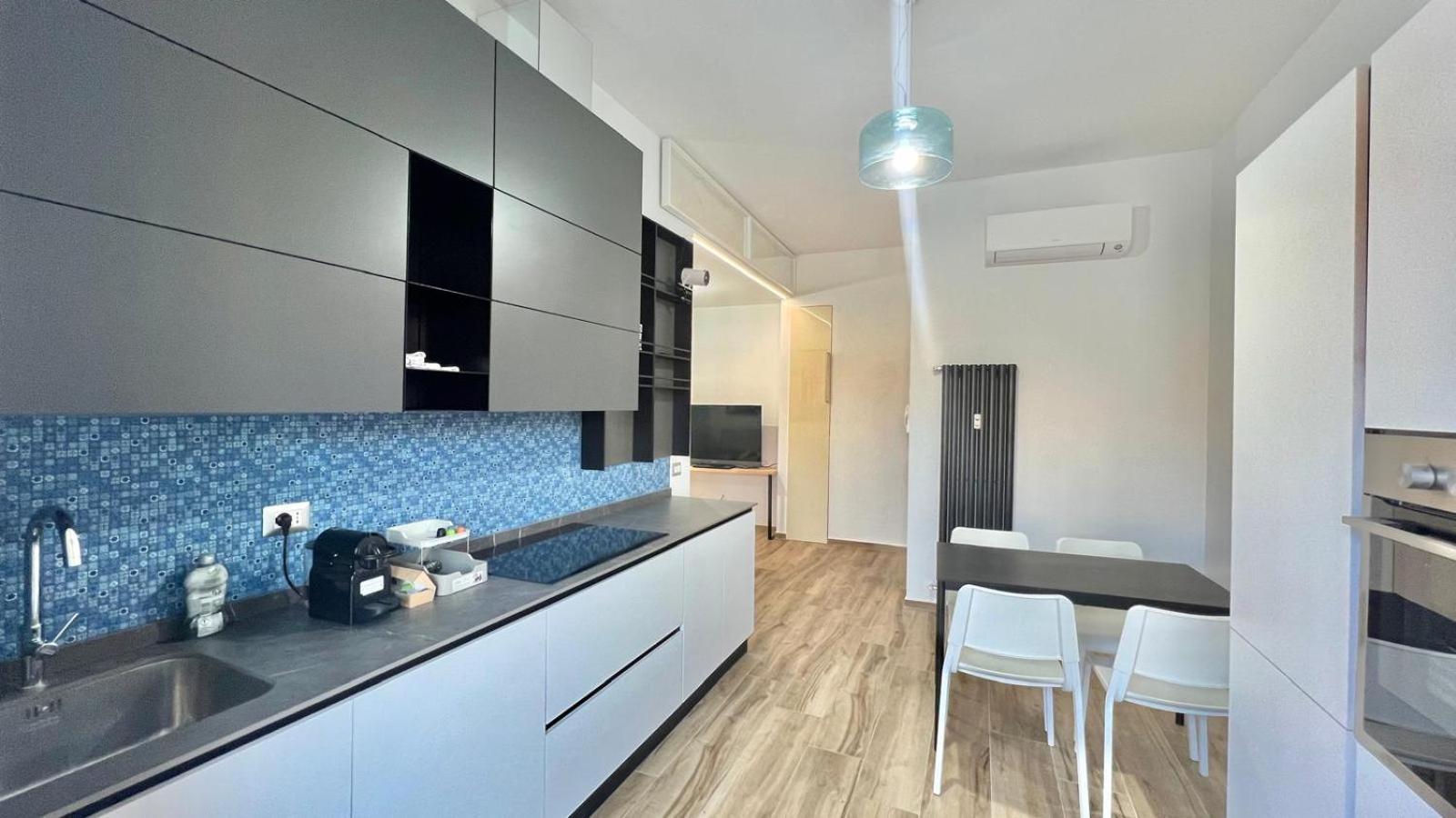Torelli Home, Moderno E Confortevole, Nel Cuore Della Citta Di Milano, Con Balcone Vista Porta Garibaldi Milano