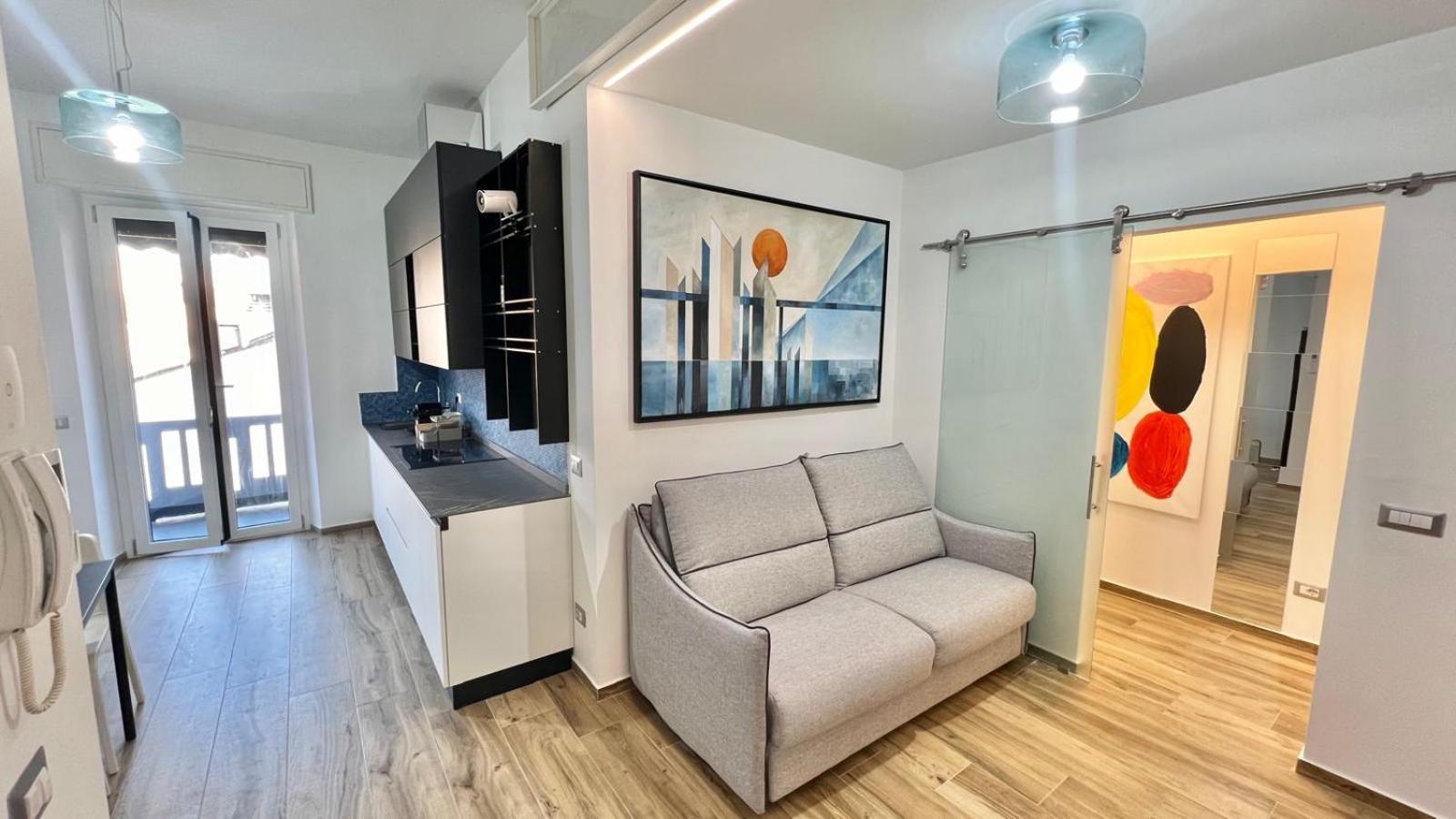 Appartamento Torelli Home, Moderno E Confortevole, Nel Cuore Della Citta Di Milano, Con Balcone Vista Porta Garibaldi Milano