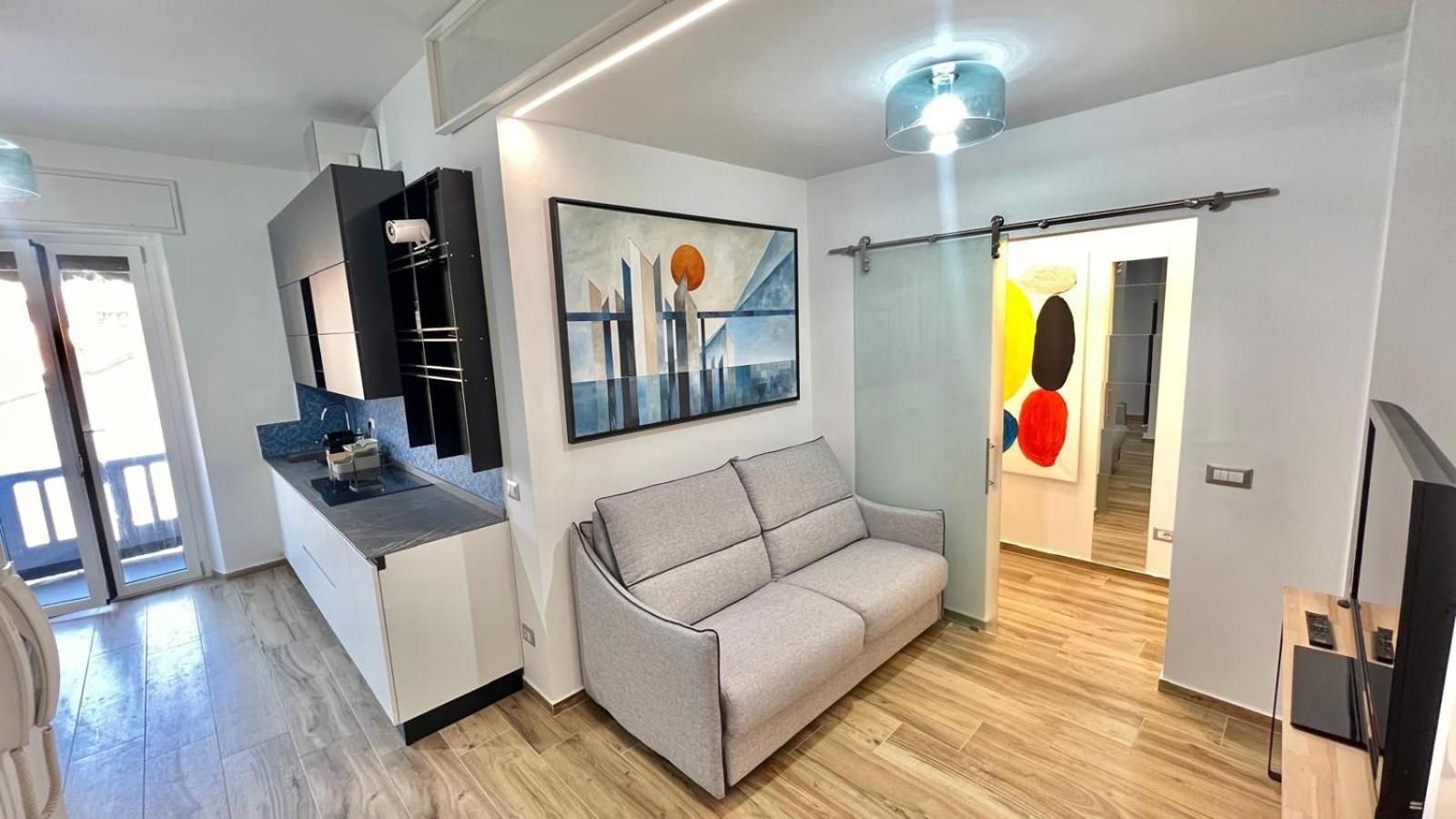 Torelli Home, Moderno E Confortevole, Nel Cuore Della Citta Di Milano, Con Balcone Vista Porta Garibaldi Milano