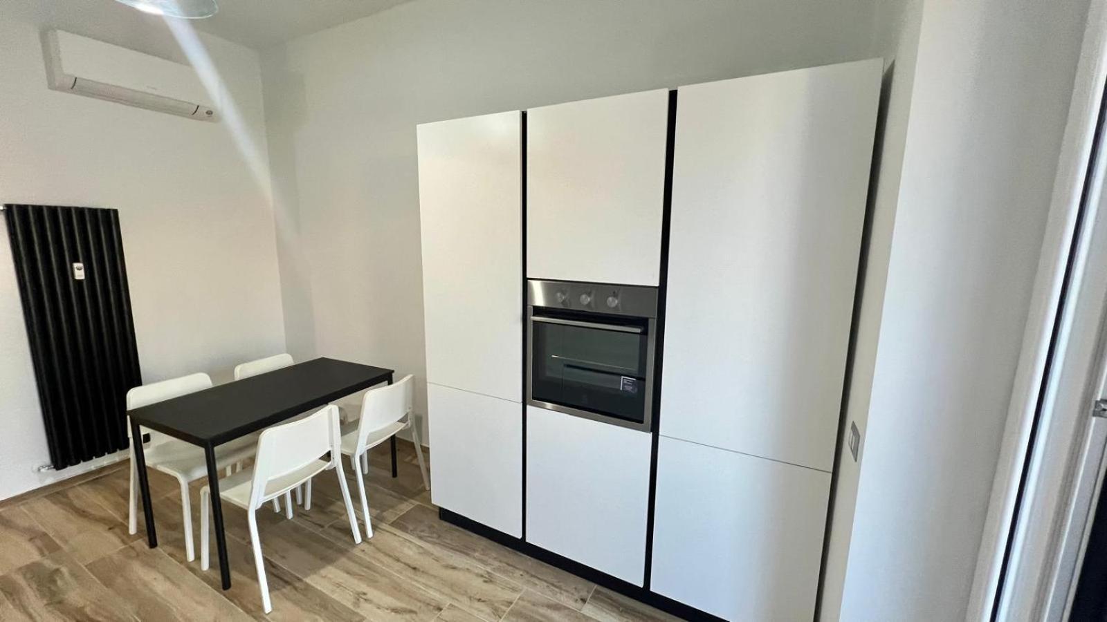 Appartamento Torelli Home, Moderno E Confortevole, Nel Cuore Della Citta Di Milano, Con Balcone Vista Porta Garibaldi *