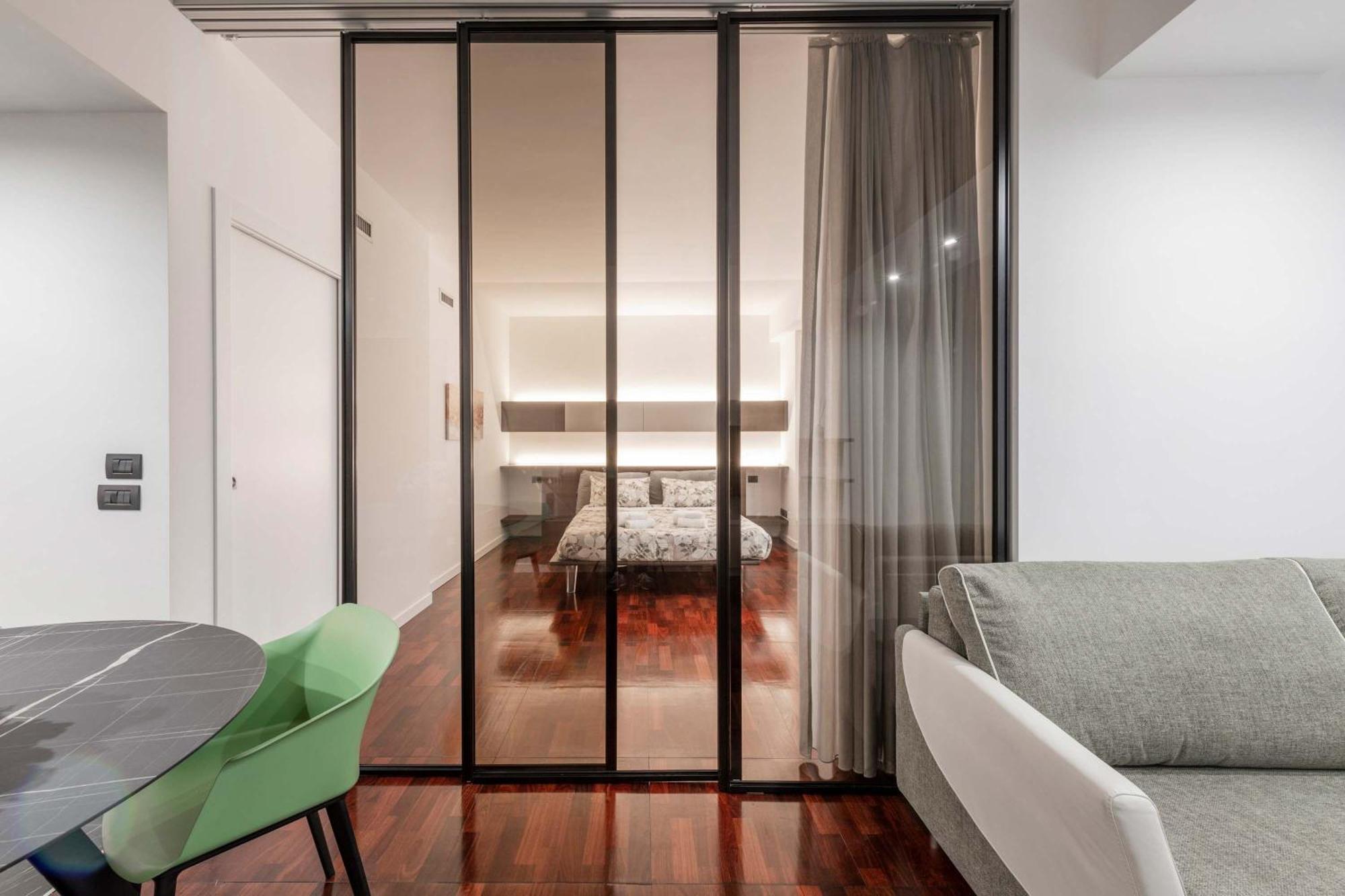 White House - San Babila Milano
