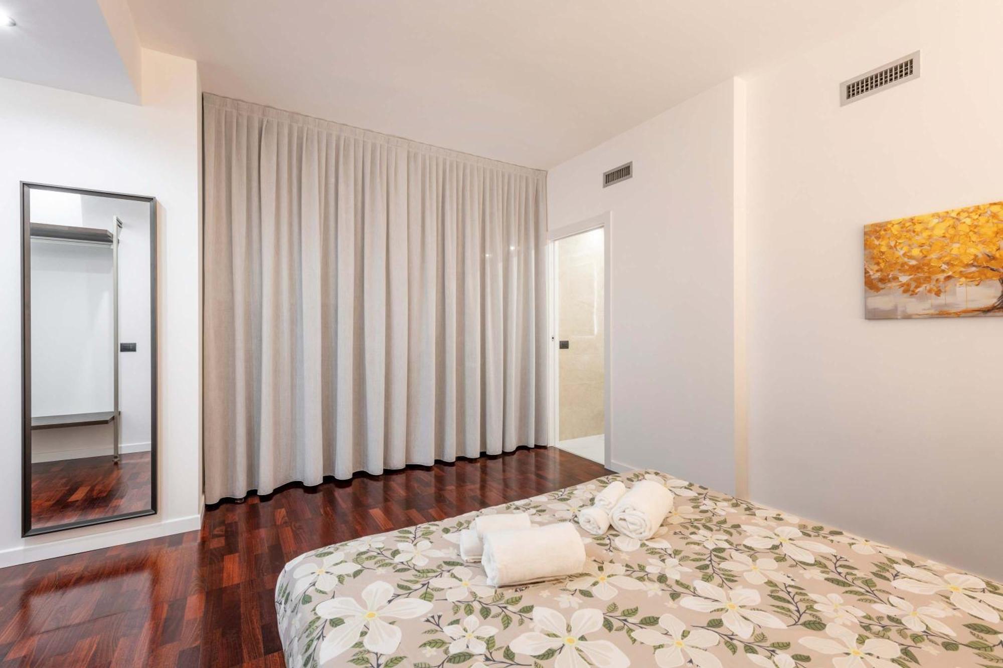 White House - San Babila * Milano