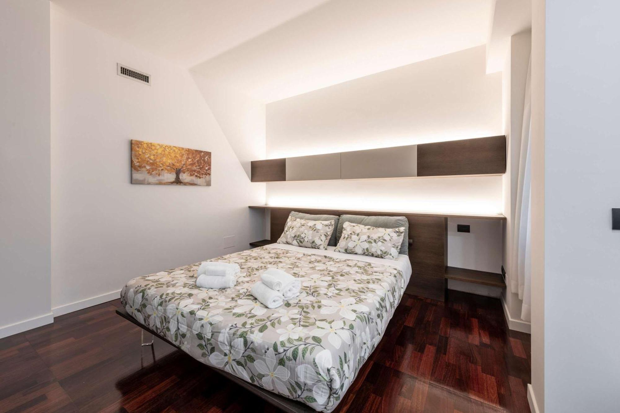 White House - San Babila Milano