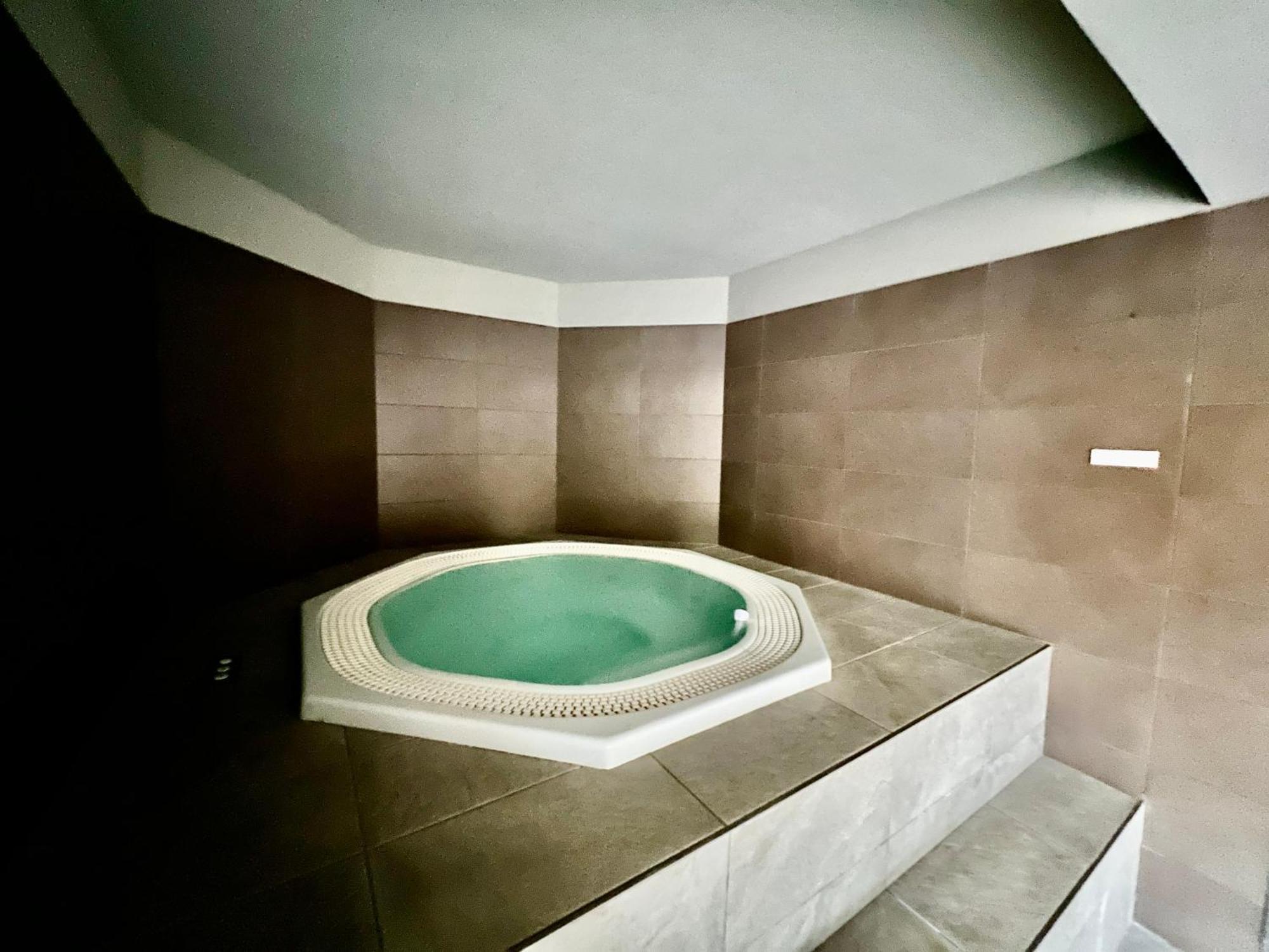 Apartment Giax Tower Premium Modern Milanese Flat With Gym Pool View & Box Mailand