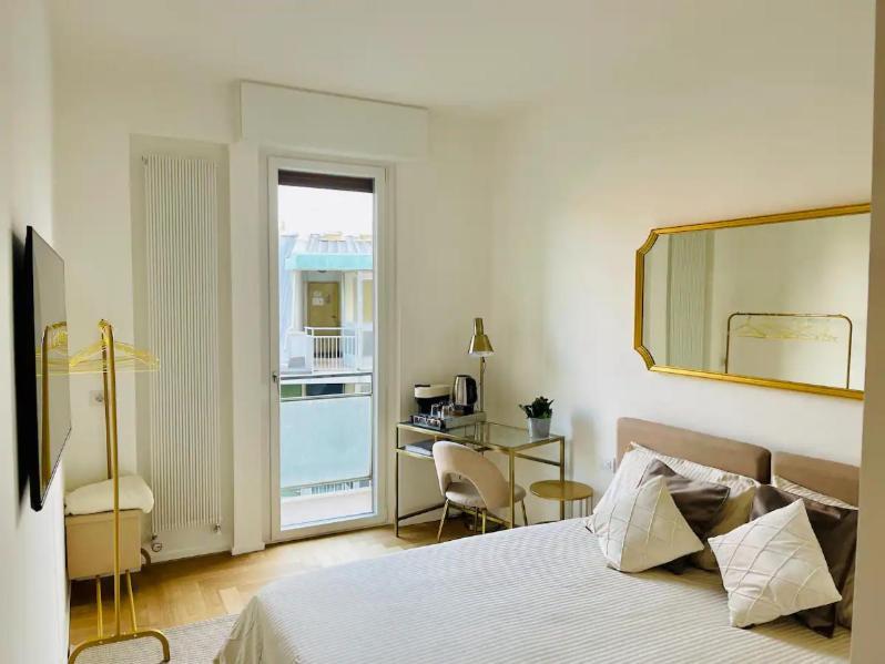 Leaf - Solari / Tortona Bed & Breakfast Milano
