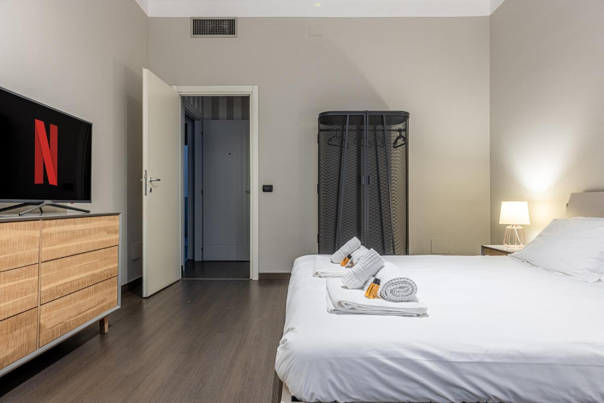 Sant' Ambrogio Flat Apartment *