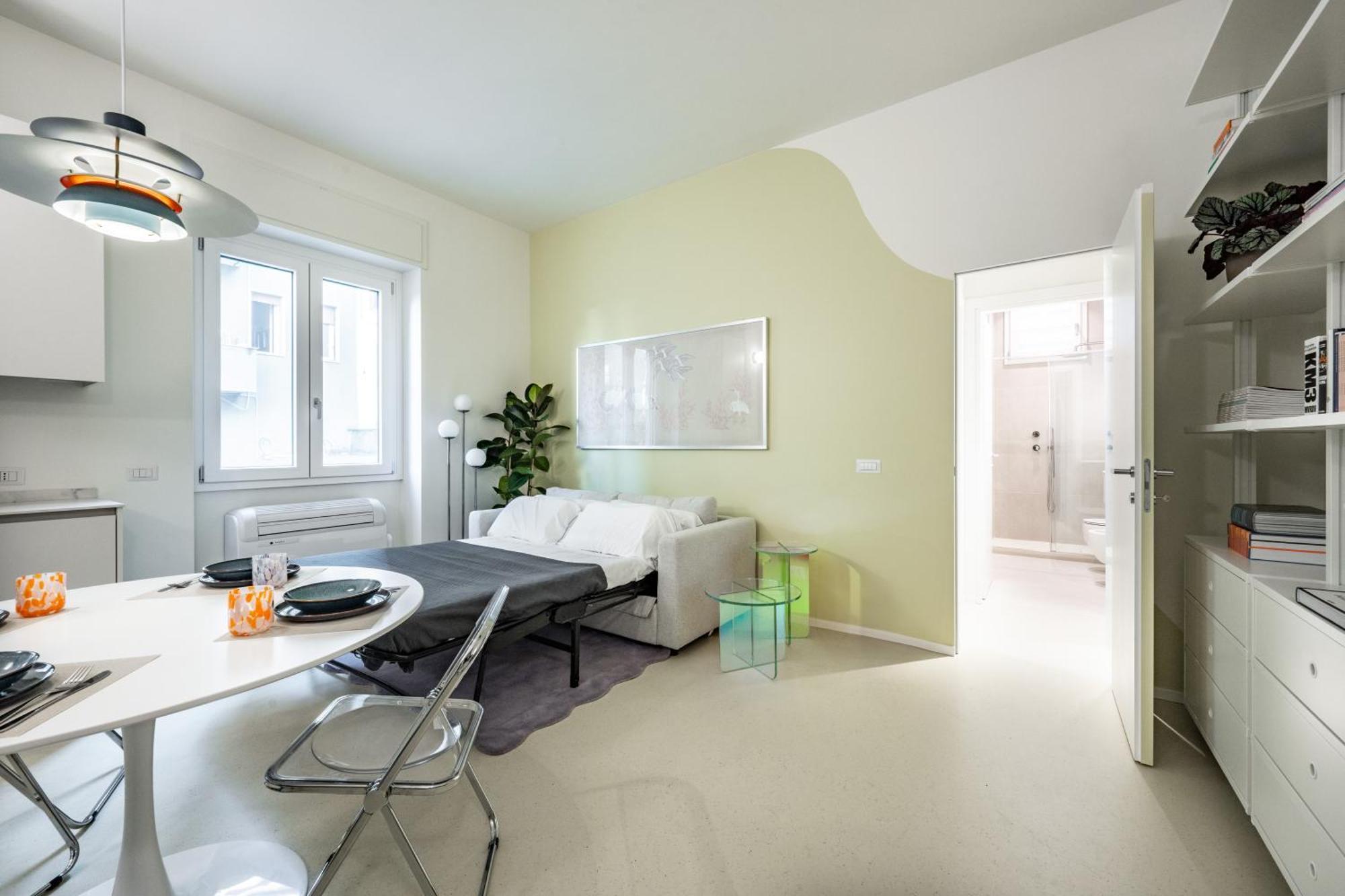 Apartment Design And Silence - Wide Renovated 2 Stops Form
