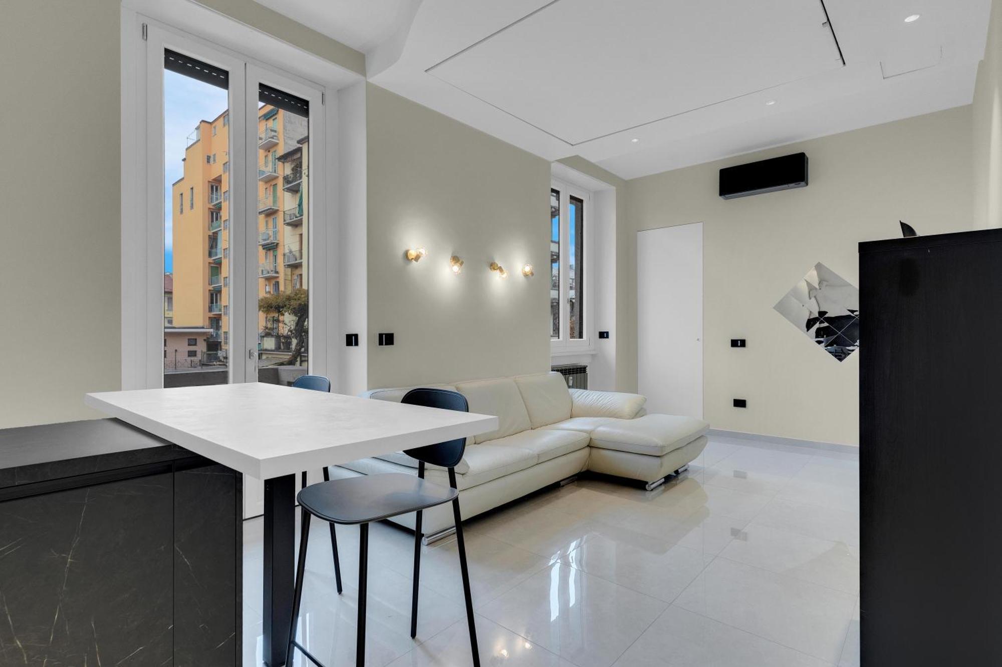 Is In The Air - Suspended Bed & Bath Hub Milano