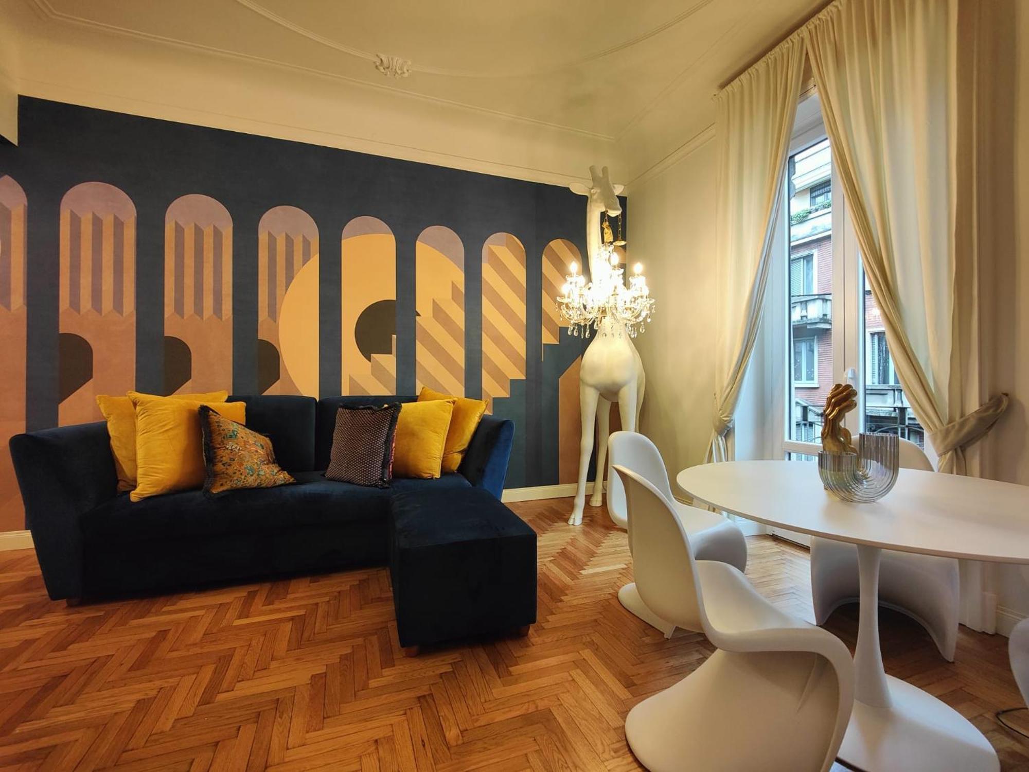 9 Guests Apartments, 4 Bedrooms, 4 Baths In Downtown With Ac, Wifi And Subway M1 M2 Airport Connected * Milan
