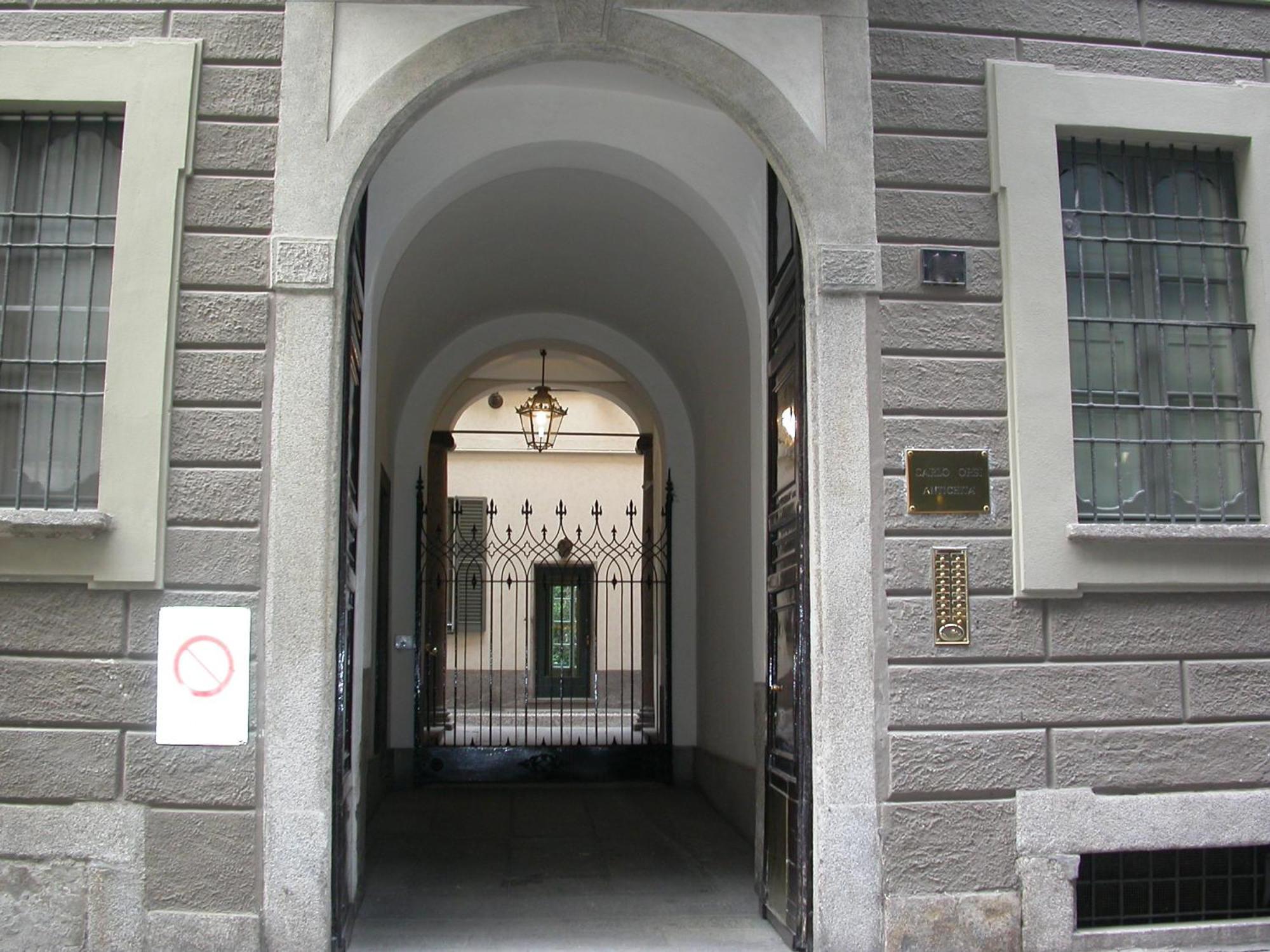 Penthouse In Fashion District Of Milan, Close To Montenapoleone, Duomo, Scala Milano
