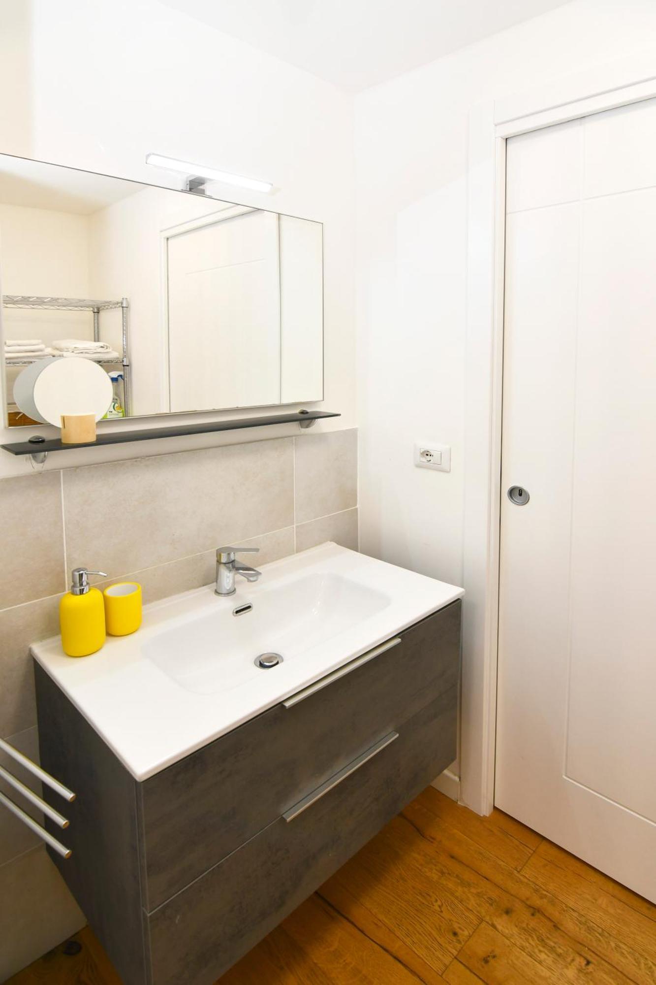 Leilighet Navigli-tortonaampio Monolocale, Garage Gratuito *