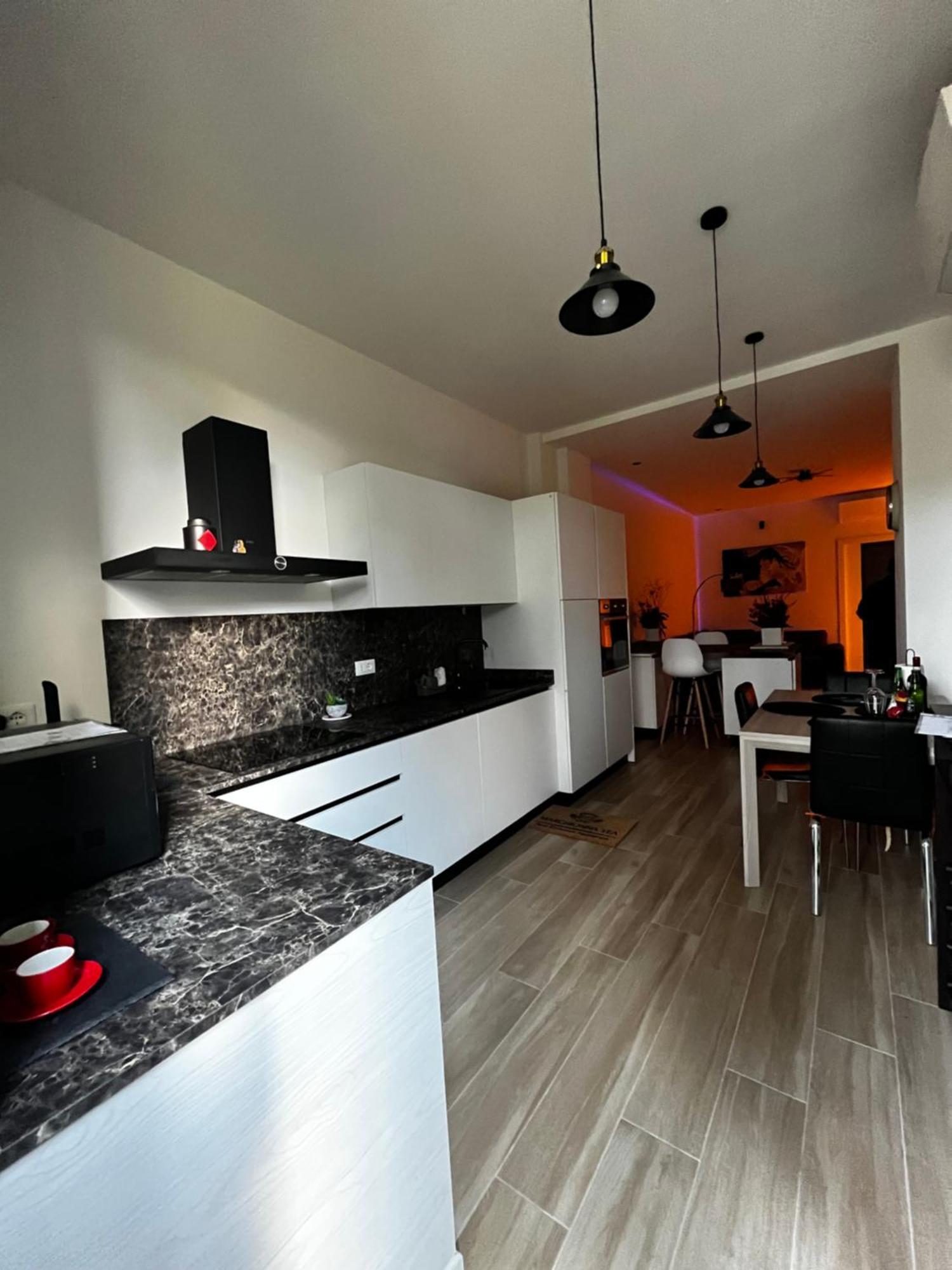 Yea - Your Exclusive Loft Next To Station Appartement *